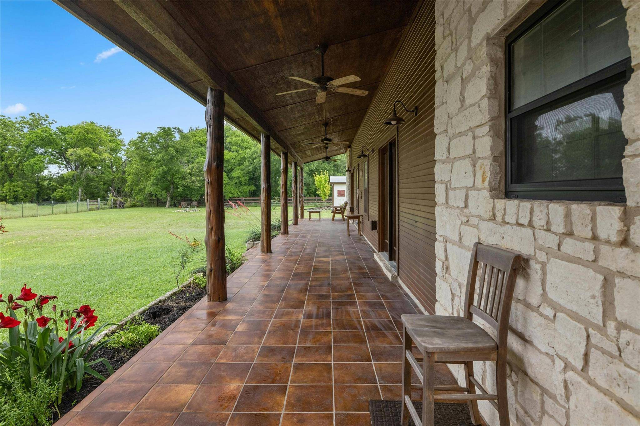 2301 County Road 105, Hutto, TX 78634