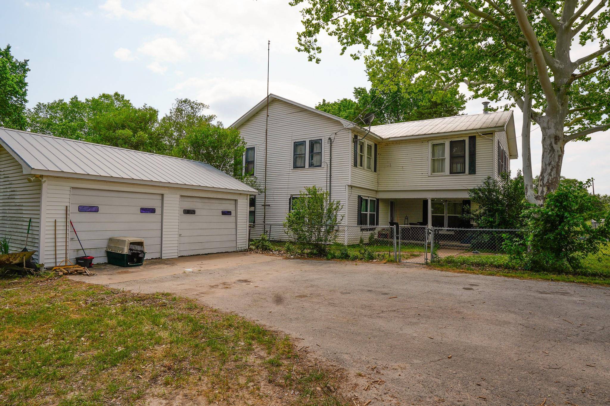 1688 E State Highway 71, La Grange, TX 78945