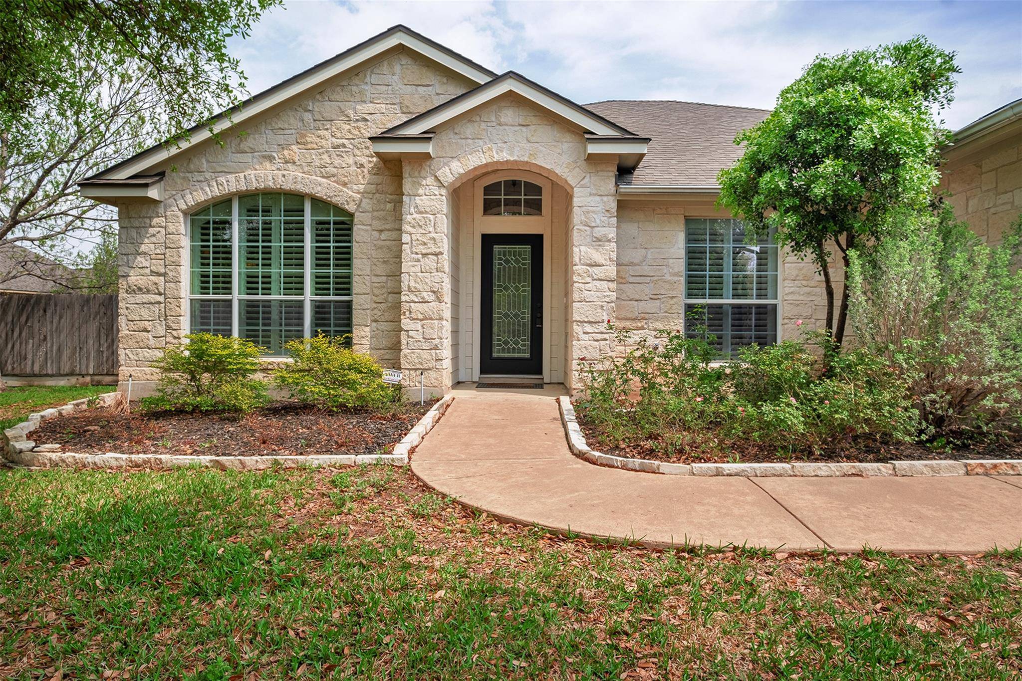 654 River Bluff CIR, Georgetown, TX 78626