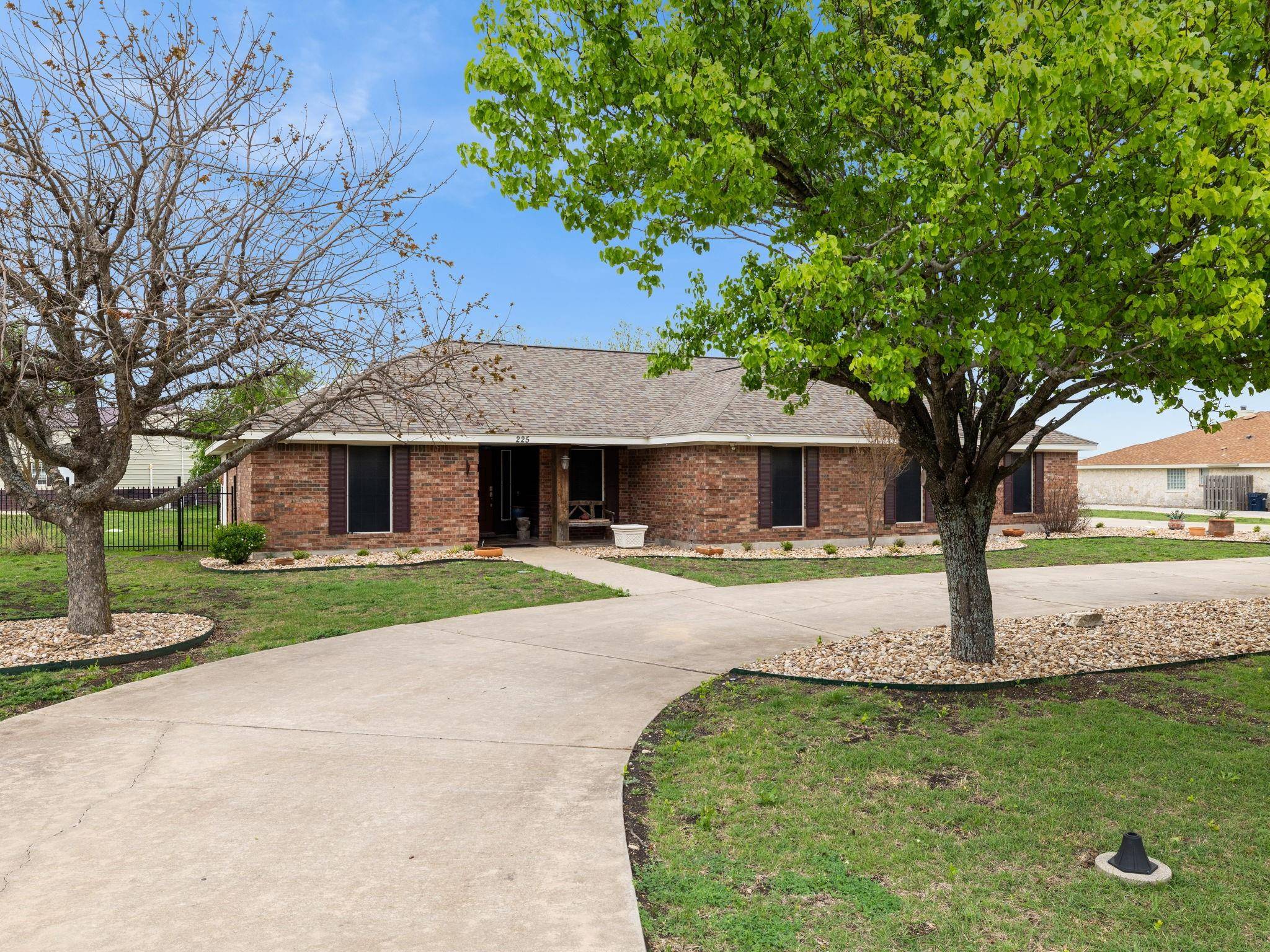 225 Will Smith DR, Hutto, TX 78634