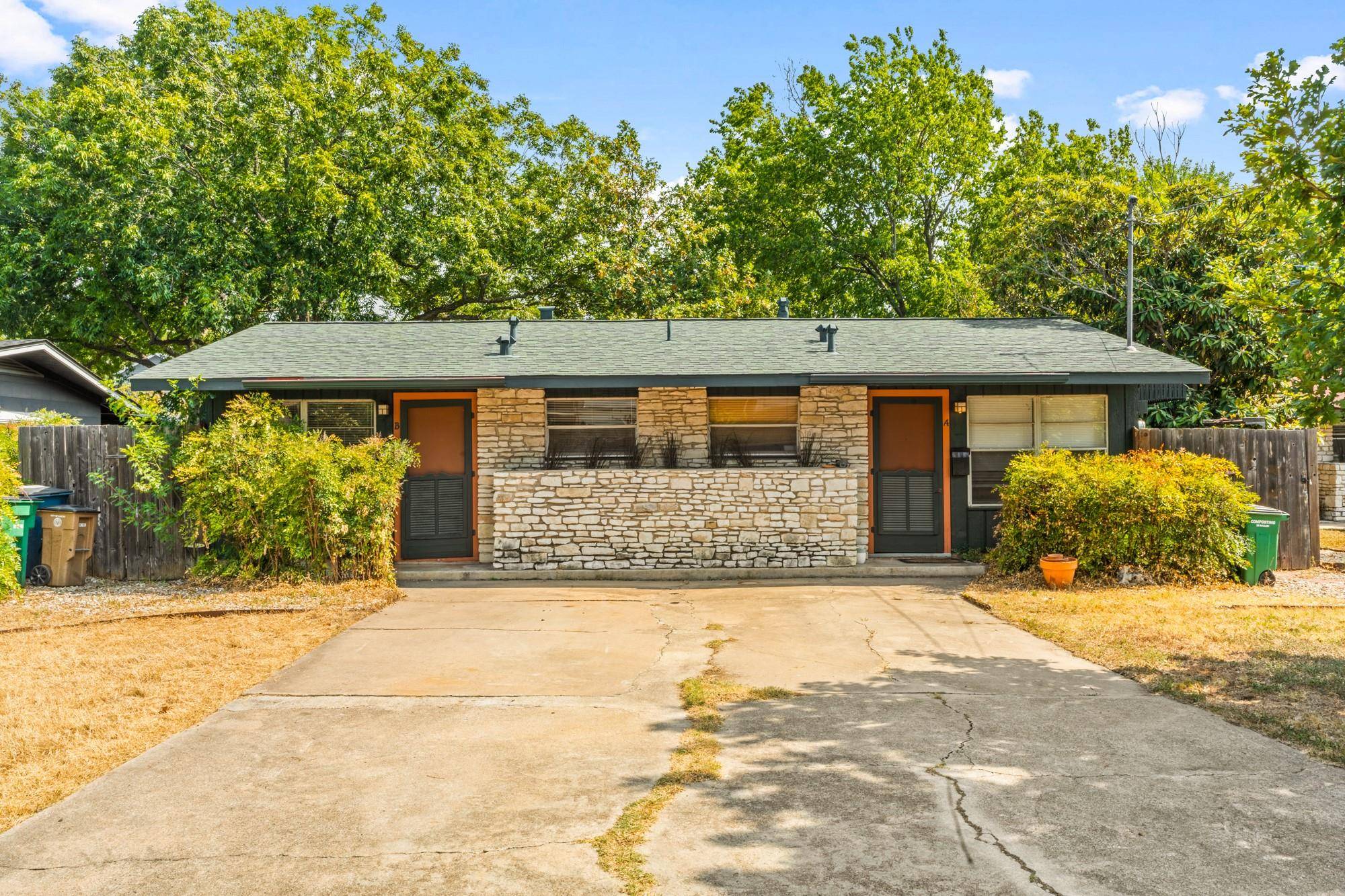2004 Pasadena DR #B, Austin, TX 78757