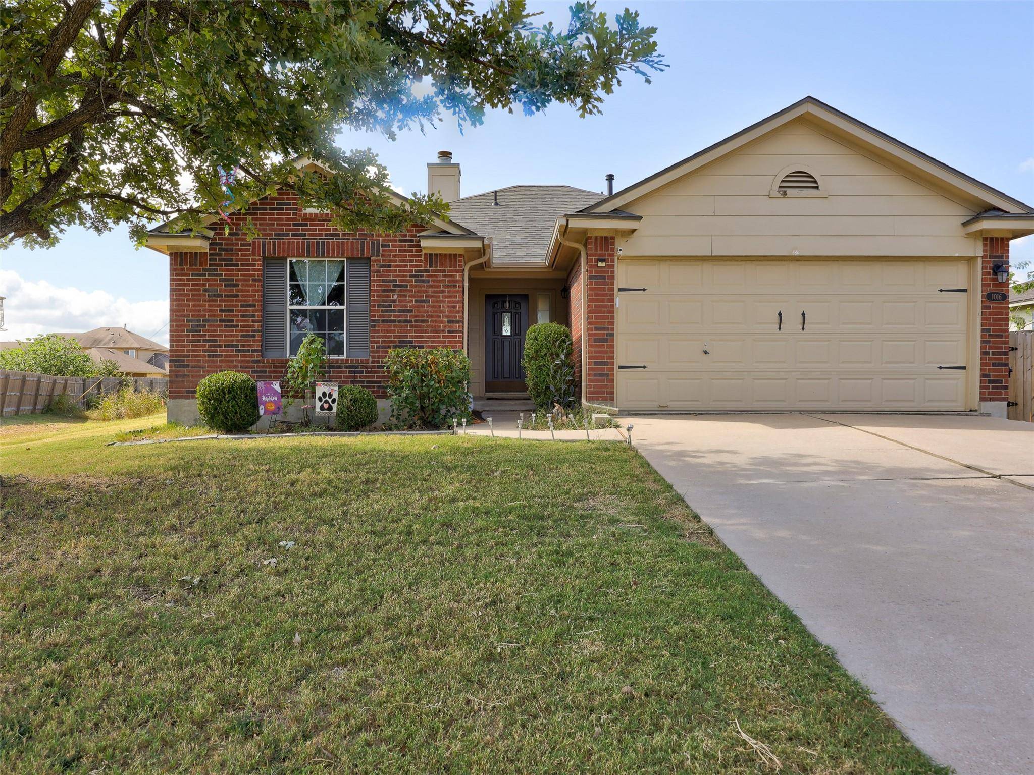 1016 Stewart DR, Hutto, TX 78634