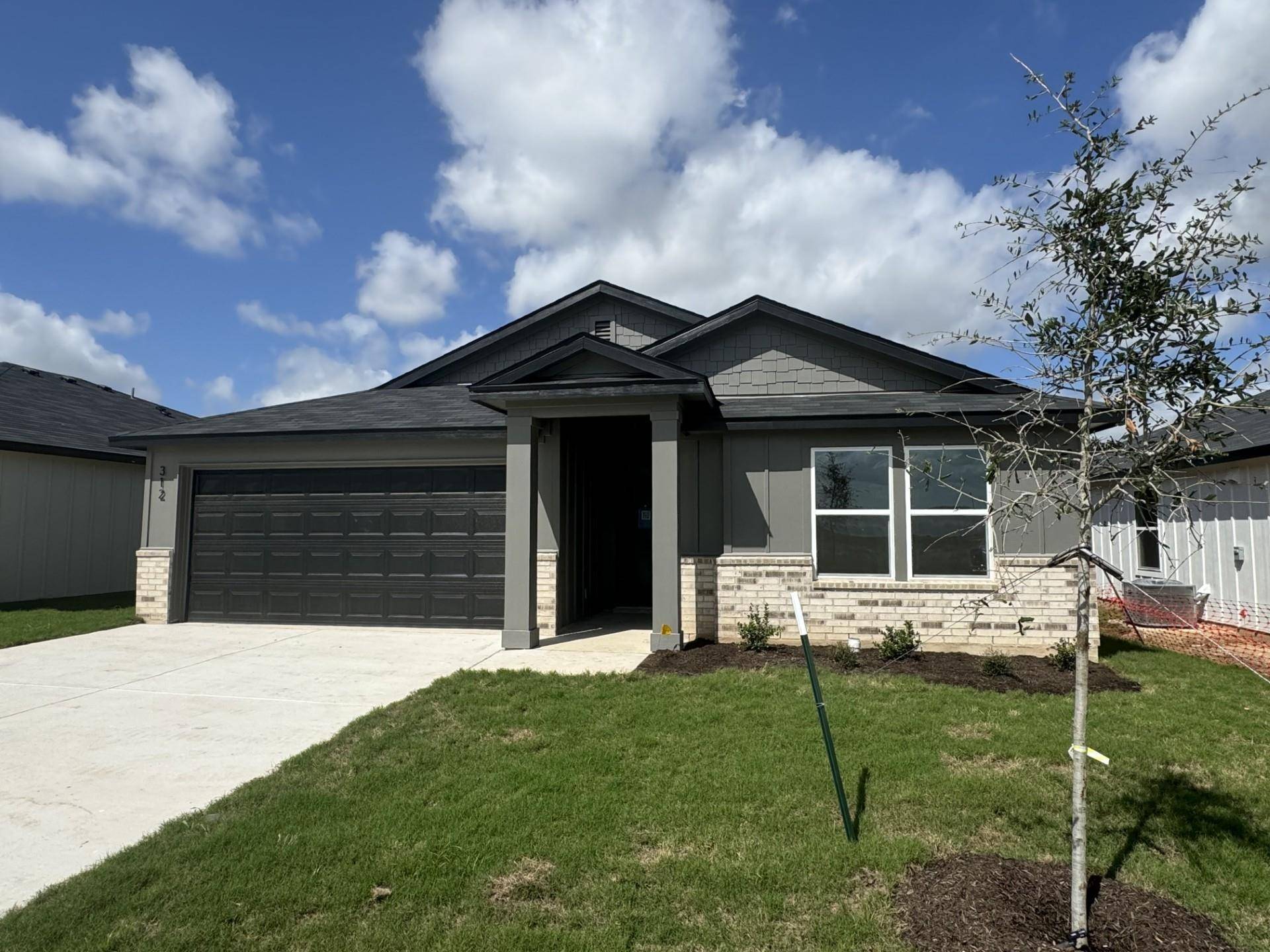 312 Hemp HL, Jarrell, TX 76537