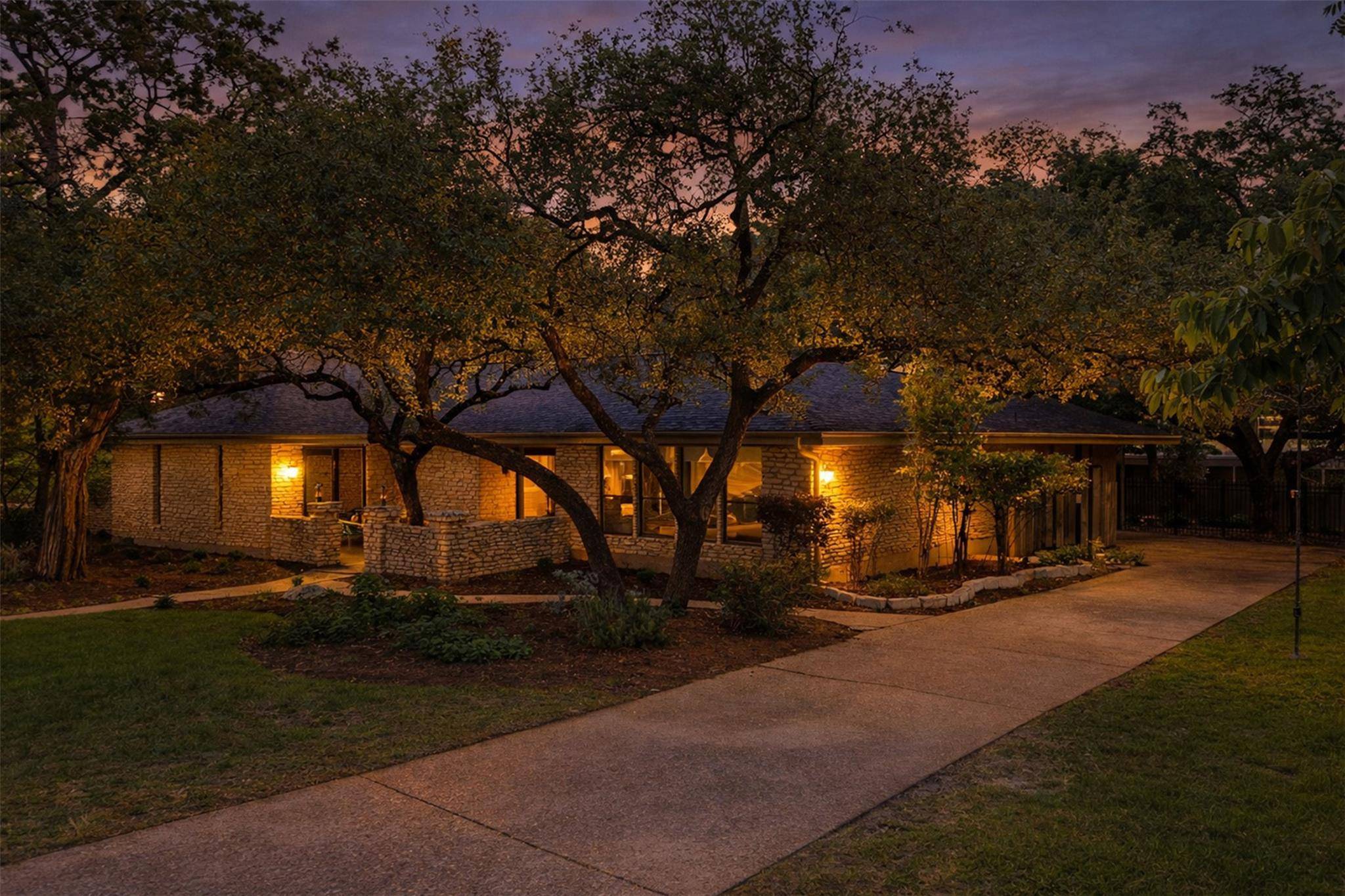 6207 Shadow Mountain DR, Austin, TX 78731