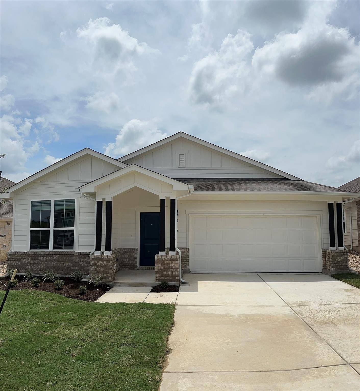 315 Pale Horse BND, Buda, TX 78610