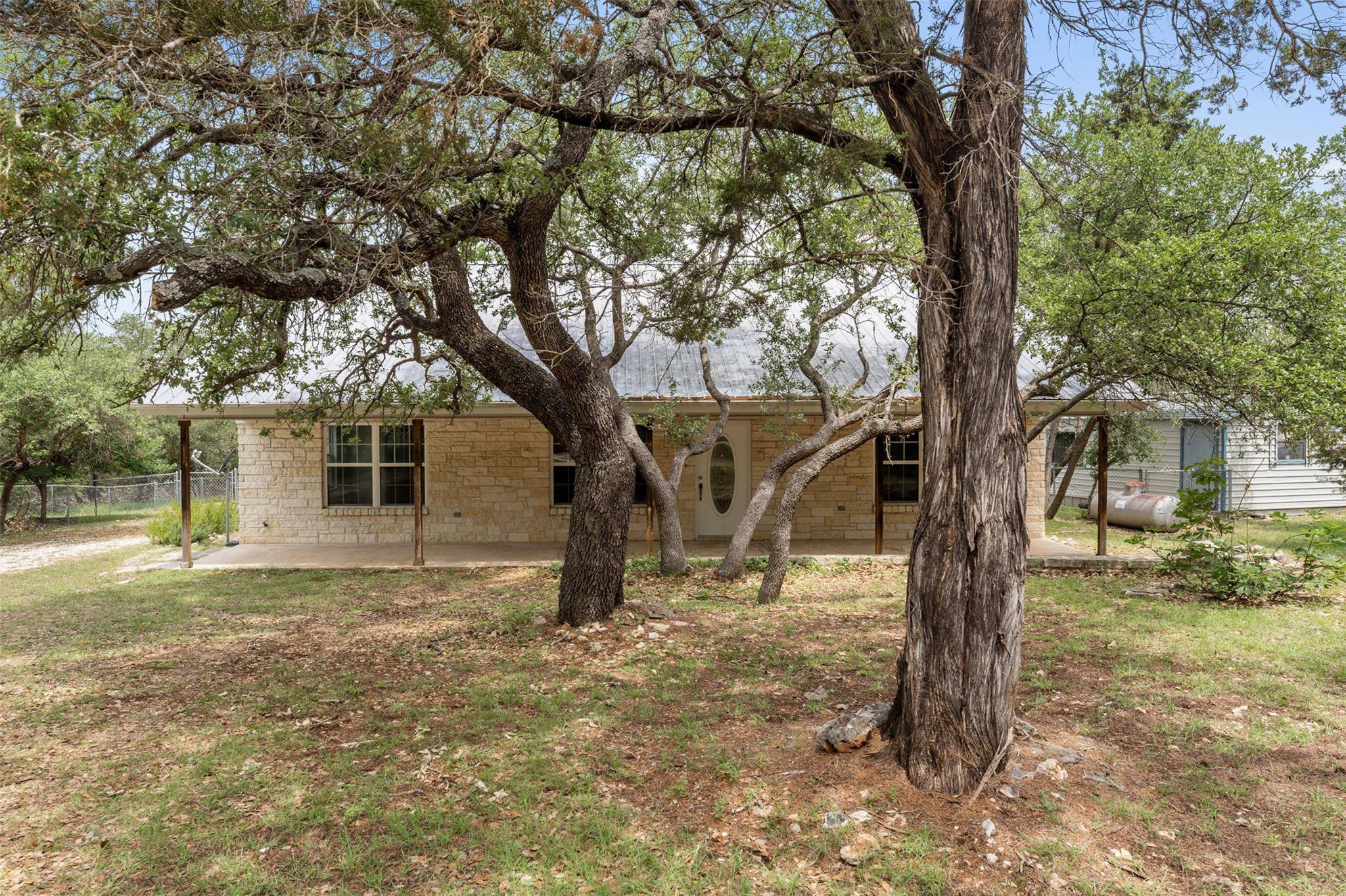 8281 Mountain DR, Salado, TX 76571
