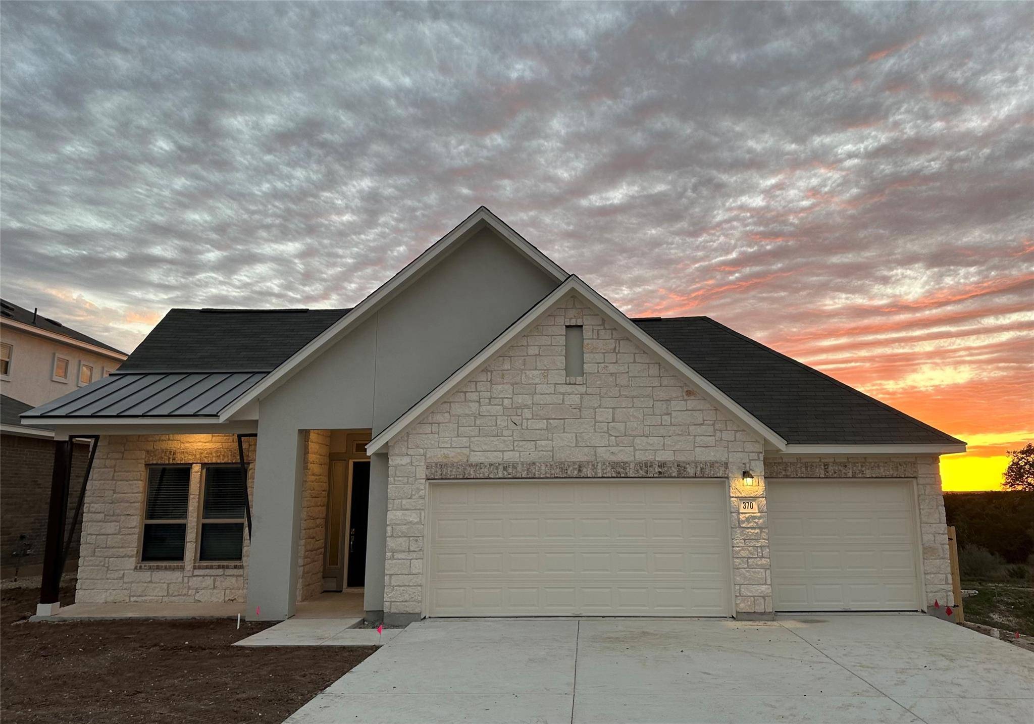 370 Treadwell LN, Kyle, TX 78640