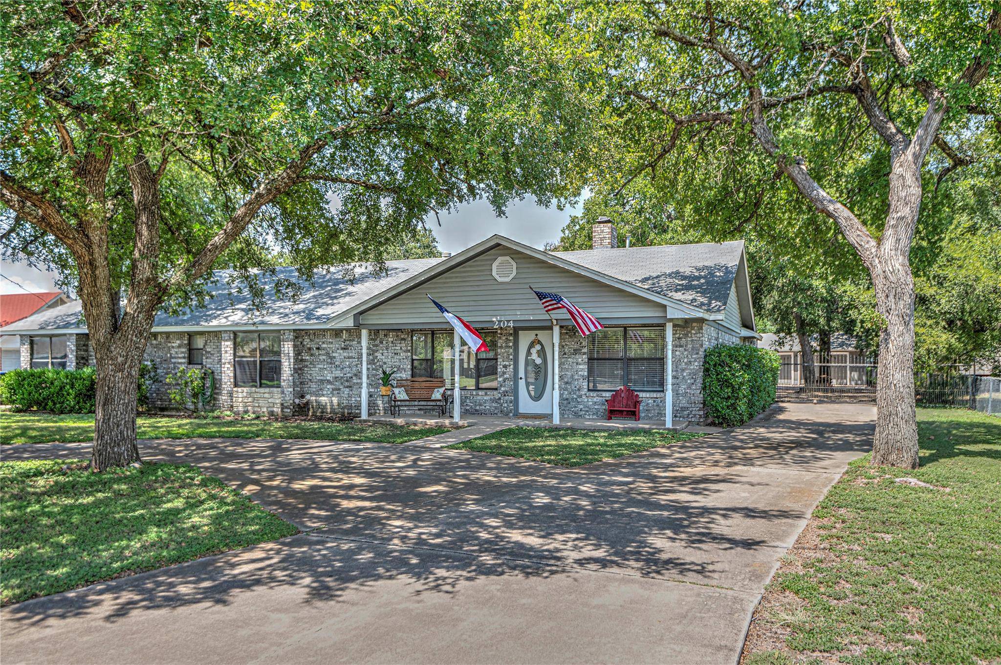204 N Lamar ST, Little River Academy, TX 76554