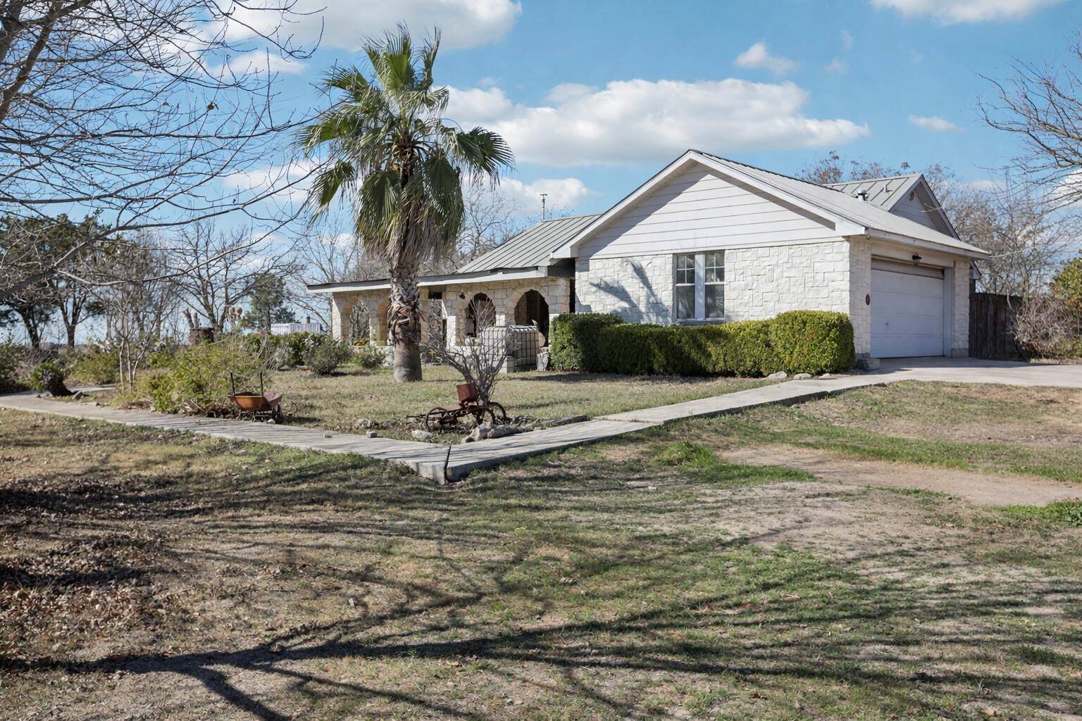 2001 Goforth RD, Kyle, TX 78640