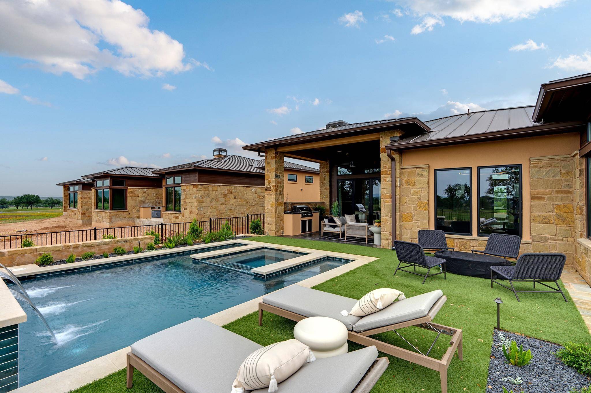 2300 Kahala Sunset DR, Spicewood, TX 78669