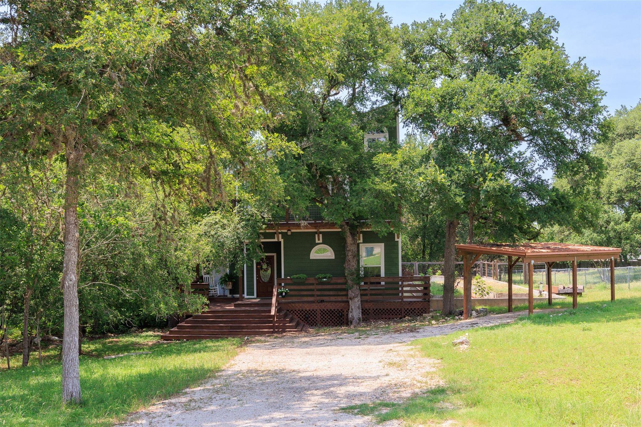 521 Lazy LN, San Marcos, TX 78666