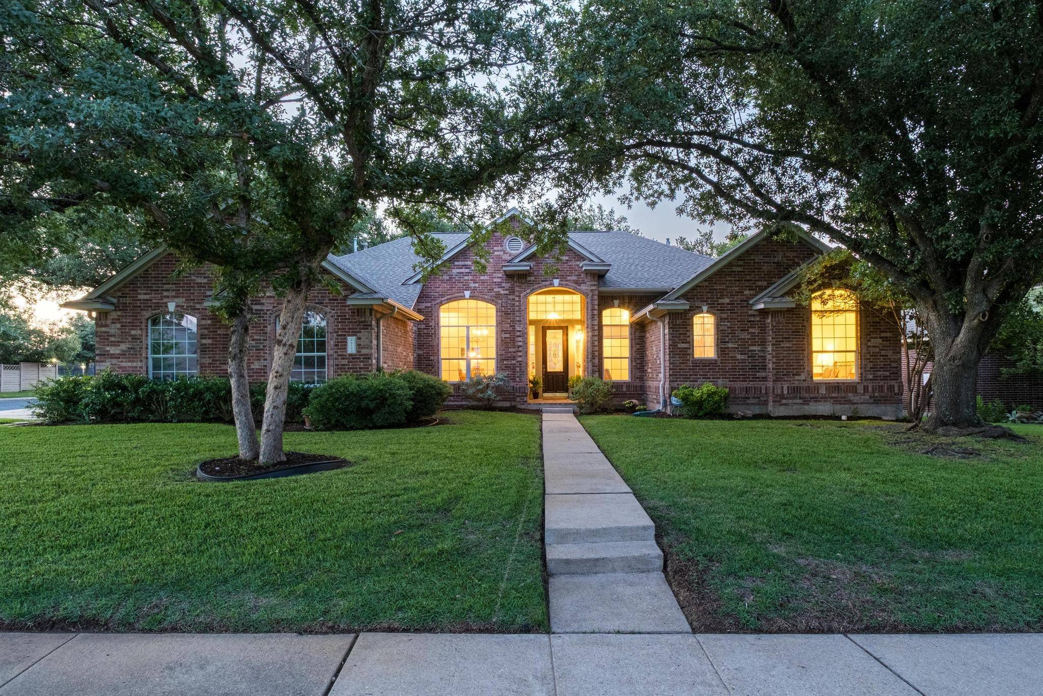 9108 Cessna LN, Austin, TX 78717