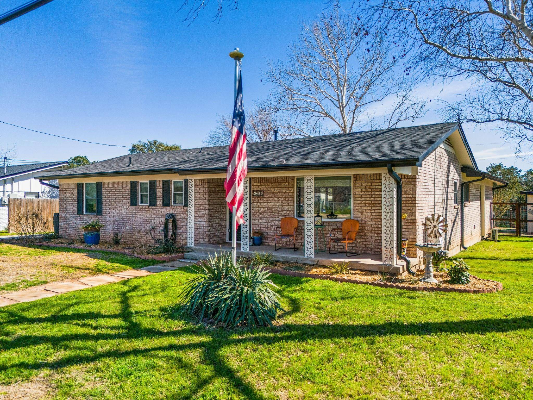 1306 W 4th ST, Lampasas, TX 76550