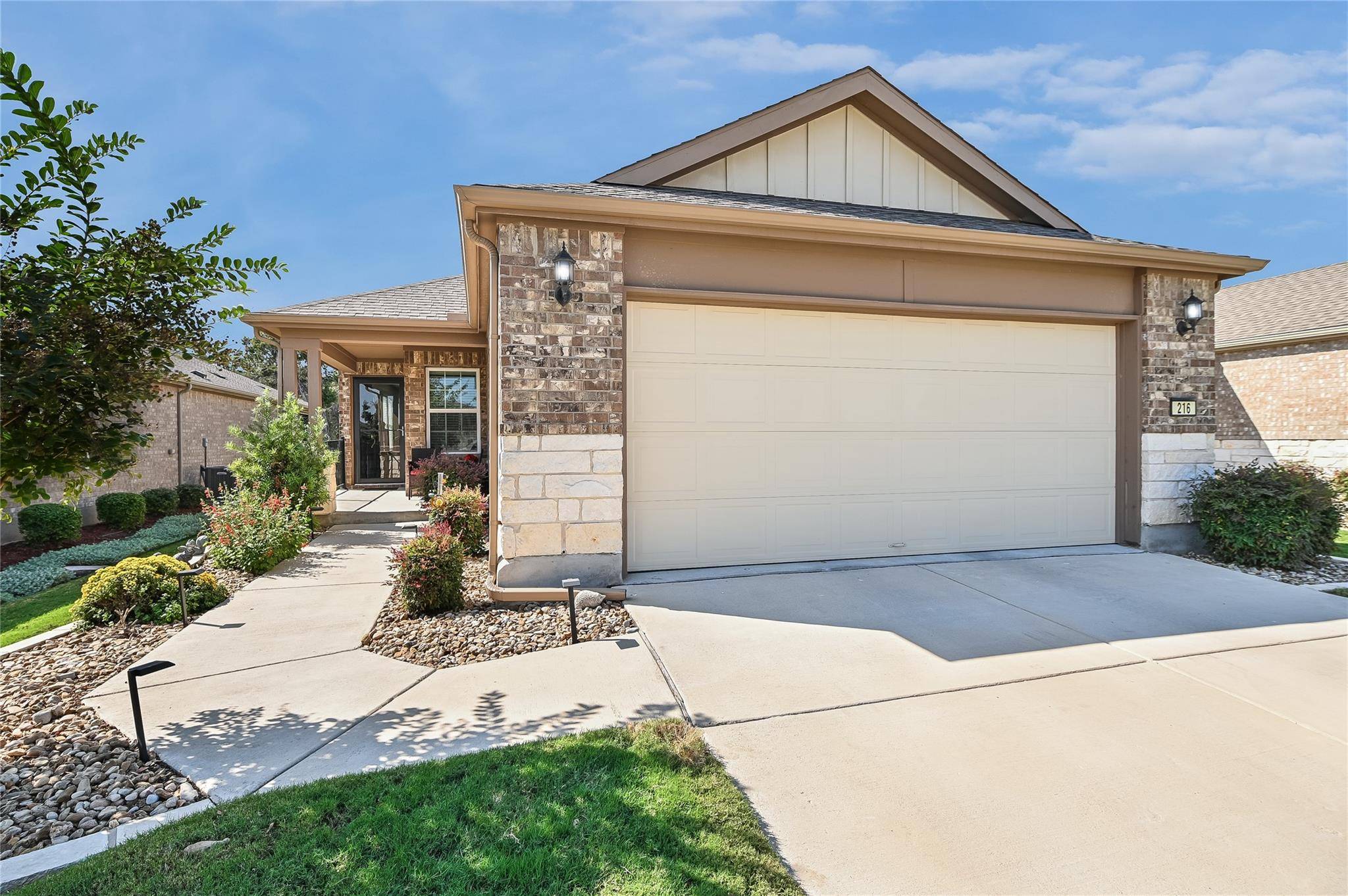 216 Comal LN, Georgetown, TX 78633