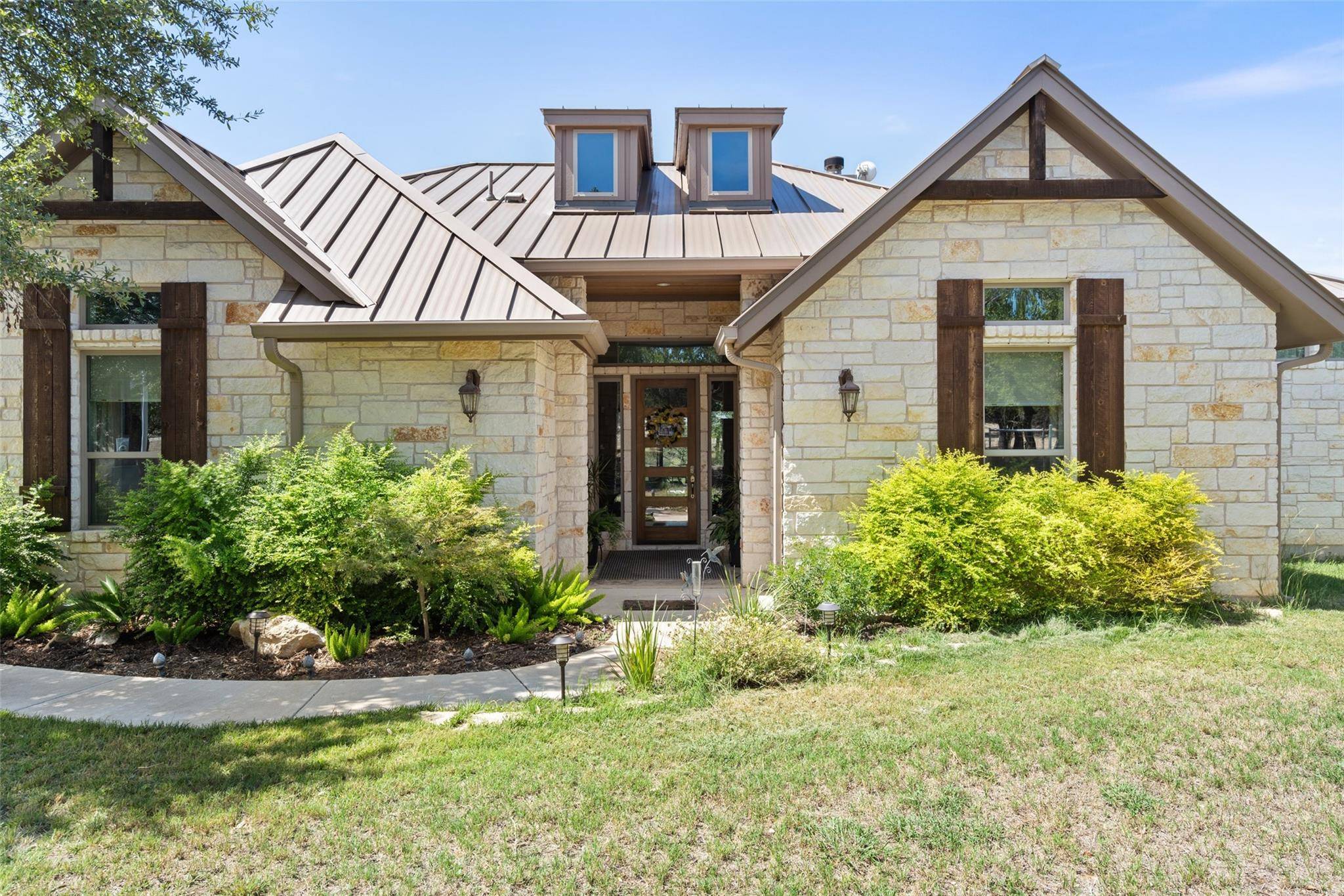 175 Scenic Ridge DR, Spicewood, TX 78669
