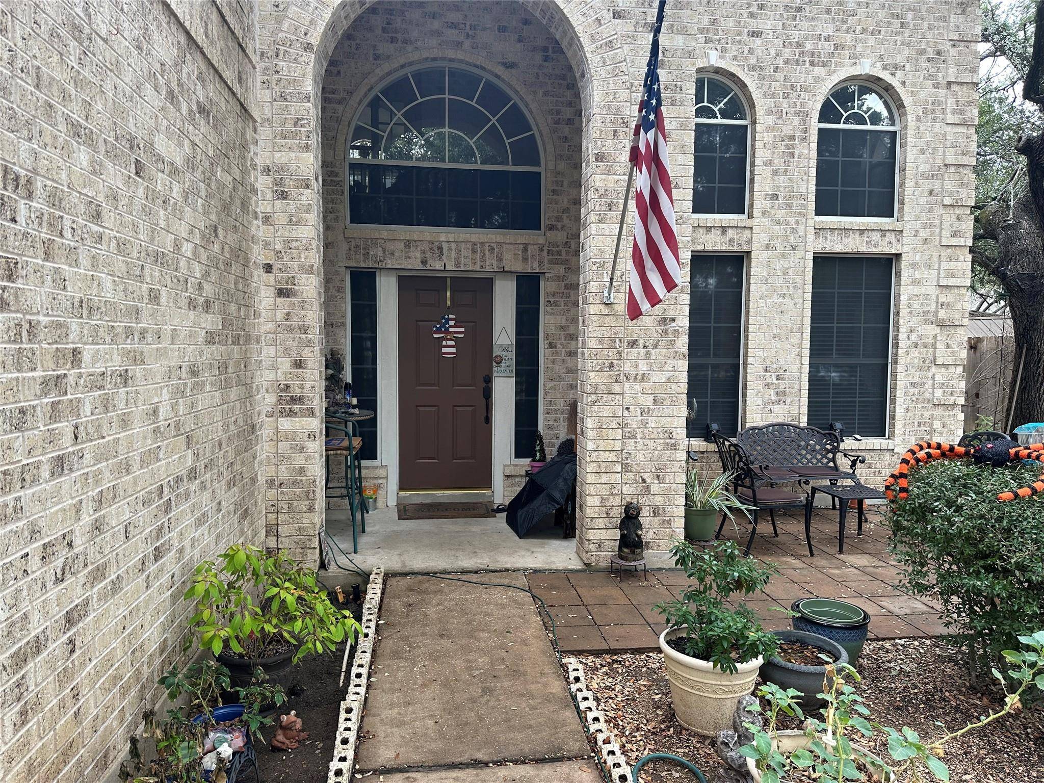 1906 Jerry LN, Cedar Park, TX 78613