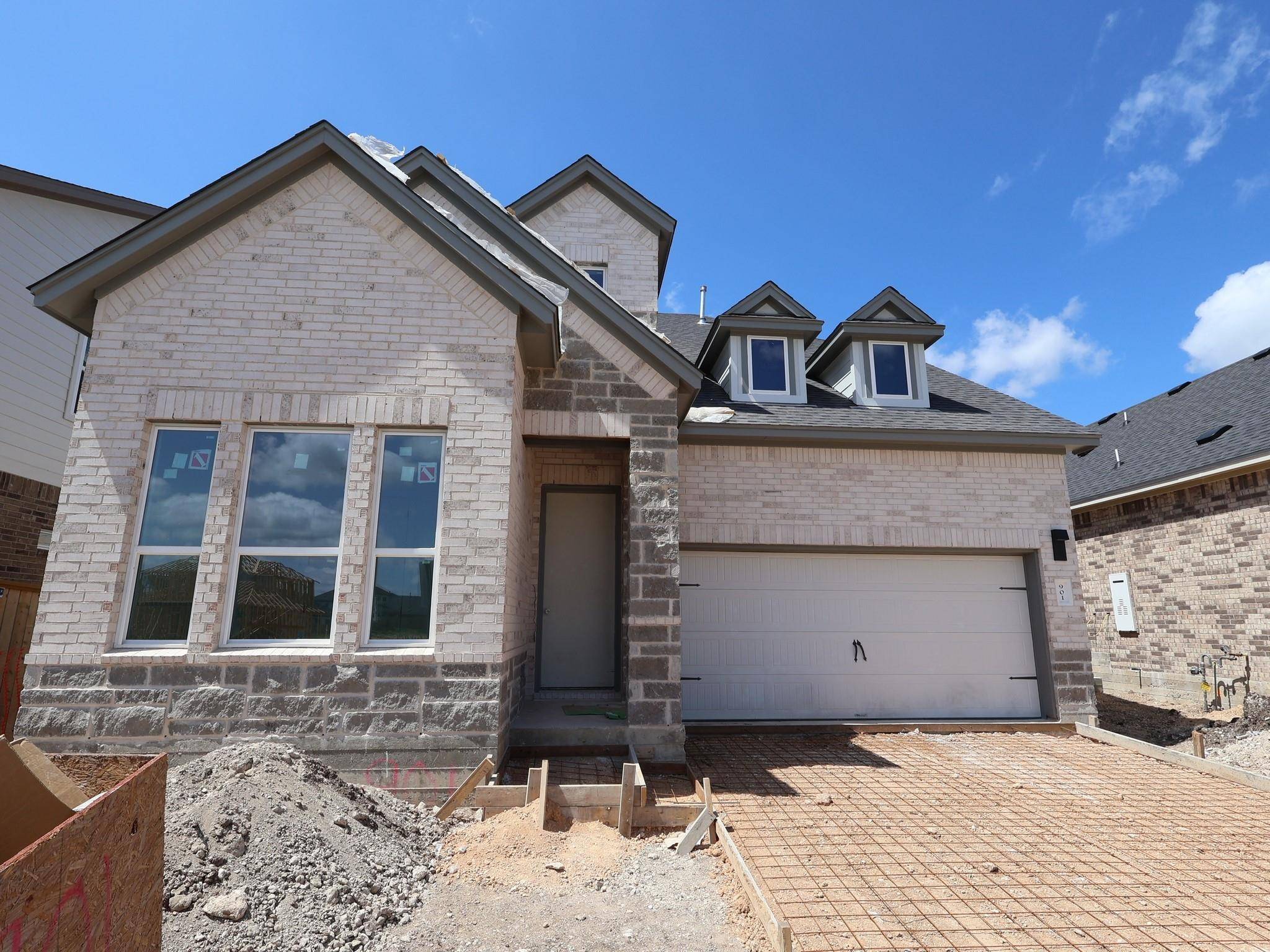 901 Corvallis DR, Leander, TX 78641