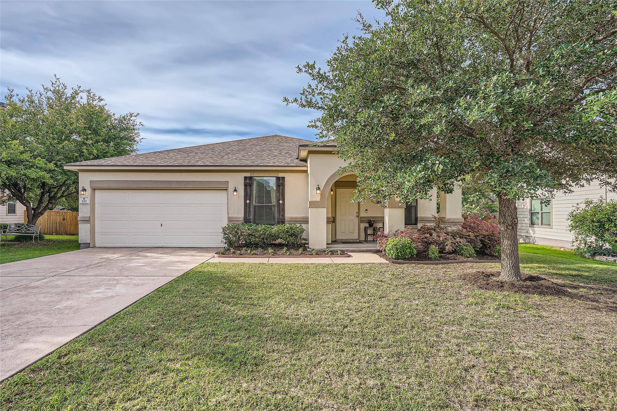 223 Wildwood DR, Georgetown, TX 78633