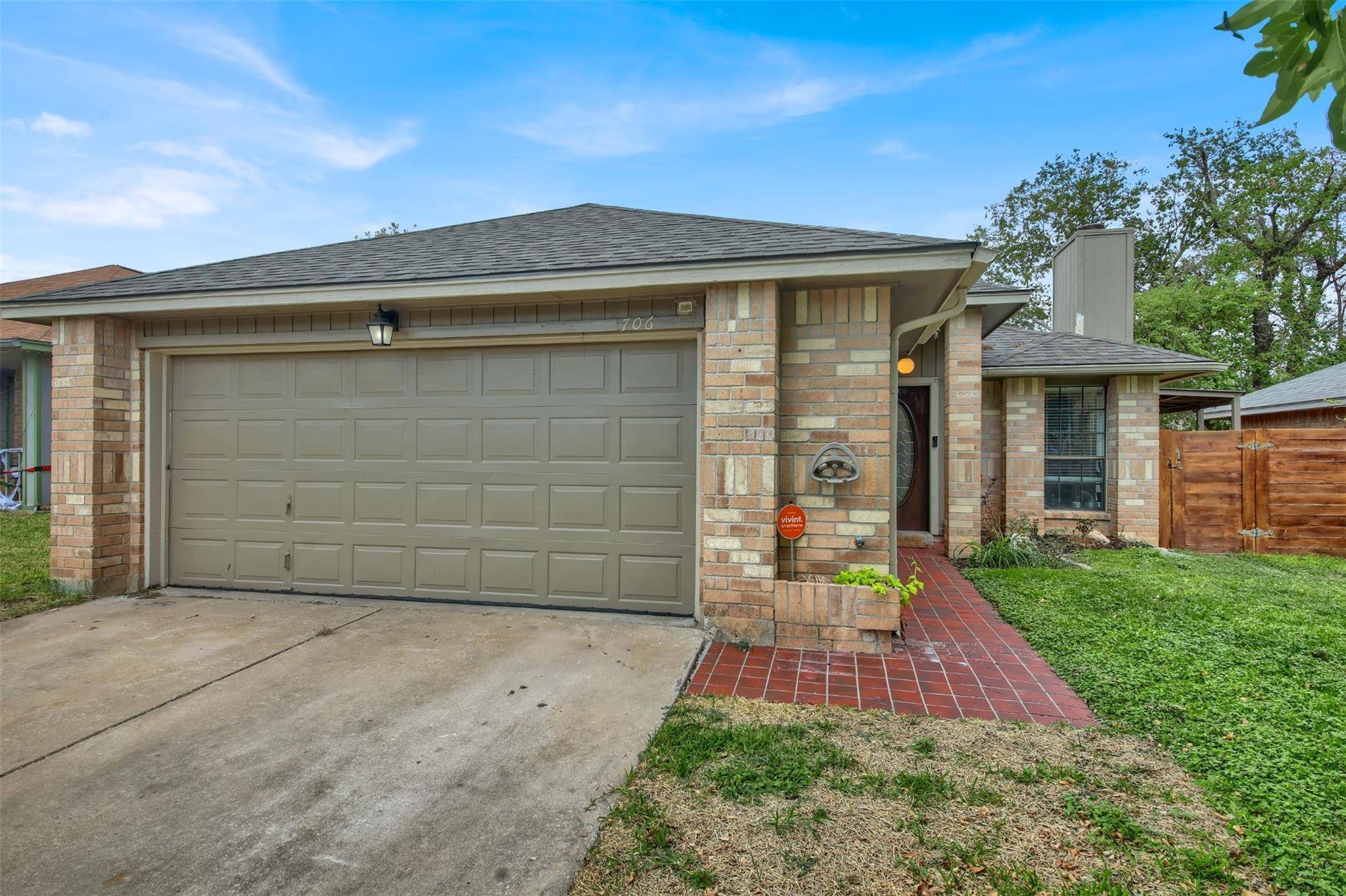706 Saunders DR, Round Rock, TX 78664