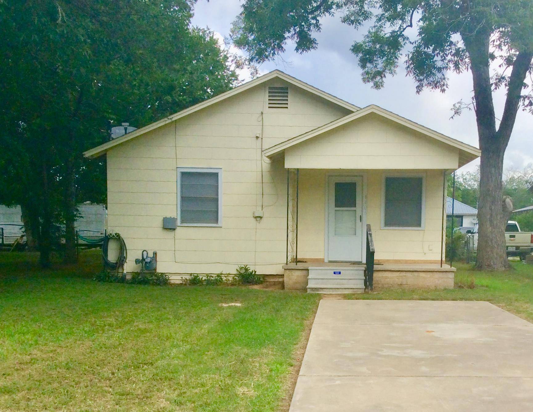 406 N Broadway ST, Caldwell, TX 77836