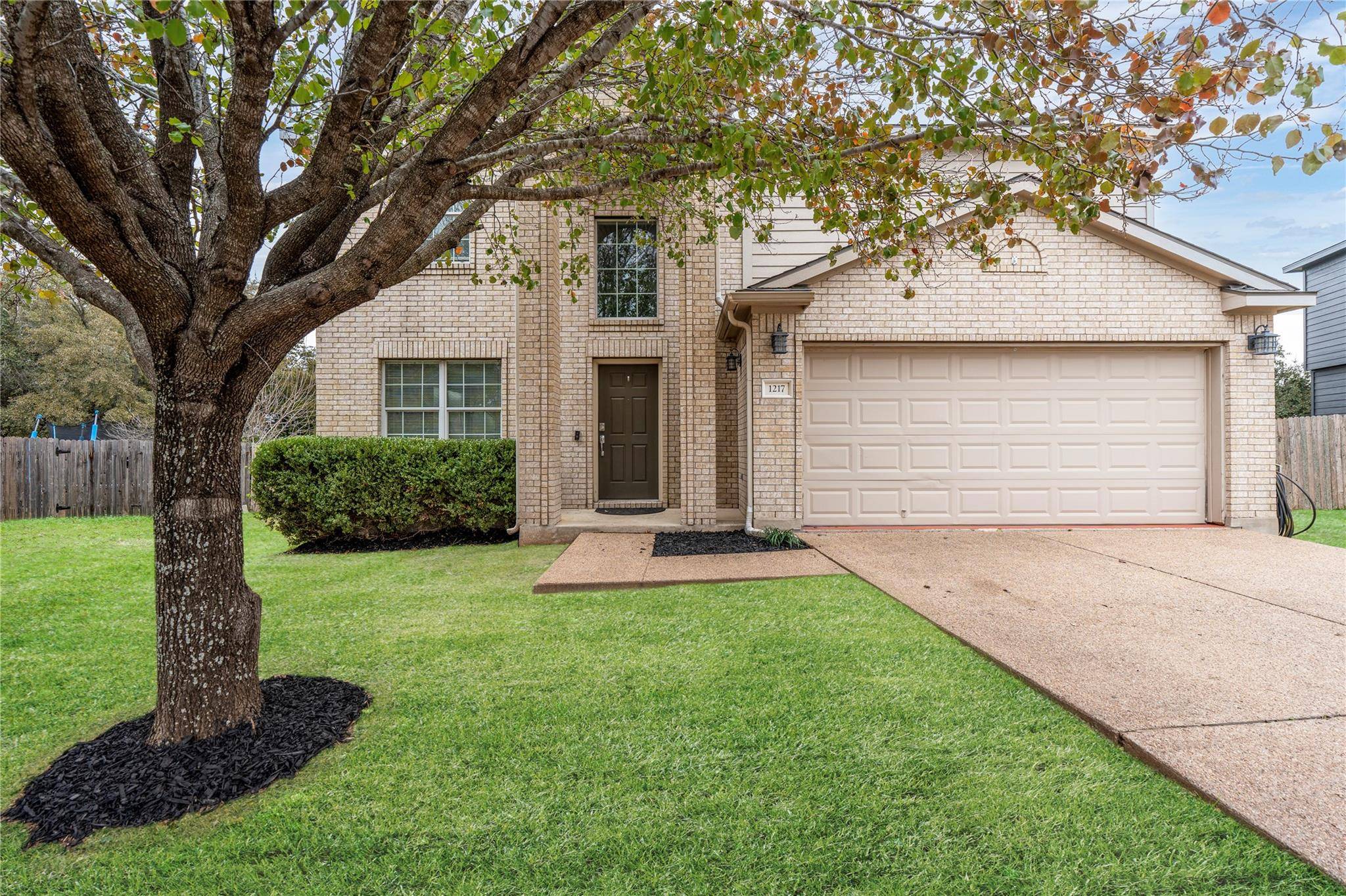 1217 Sweet Gum DR, Kyle, TX 78640