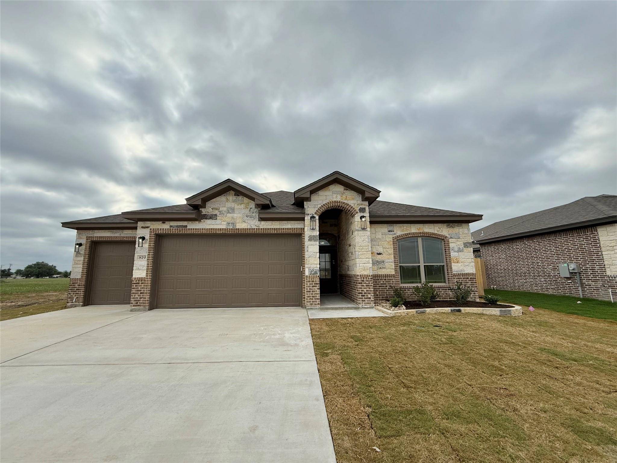 819 Eagle View DR, Salado, TX 76571