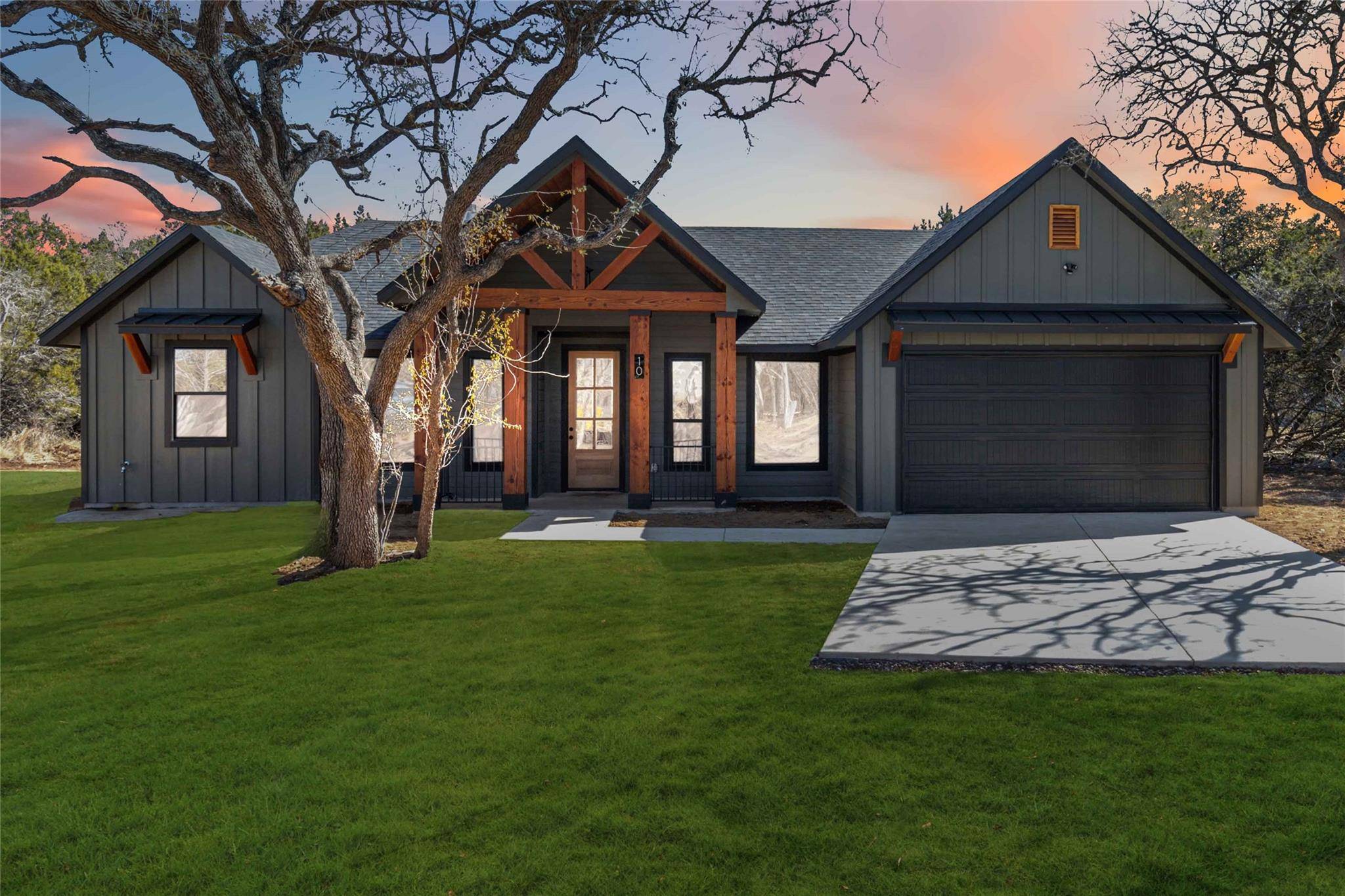 10 Stardust CIR, Wimberley, TX 78676