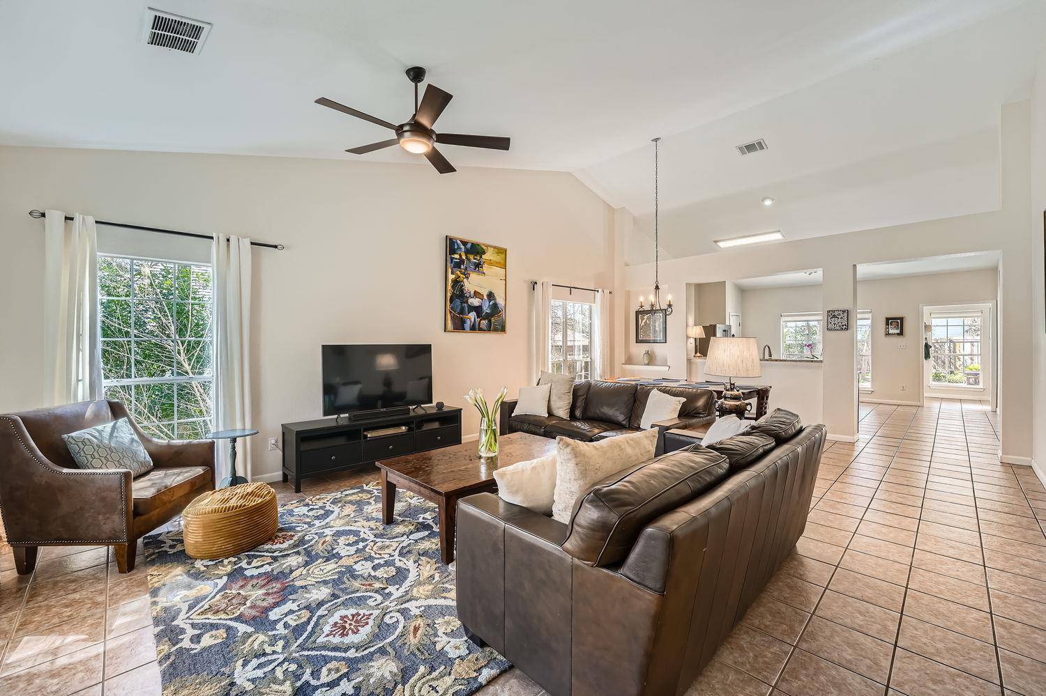 2016 Northview DR, San Marcos, TX 78666