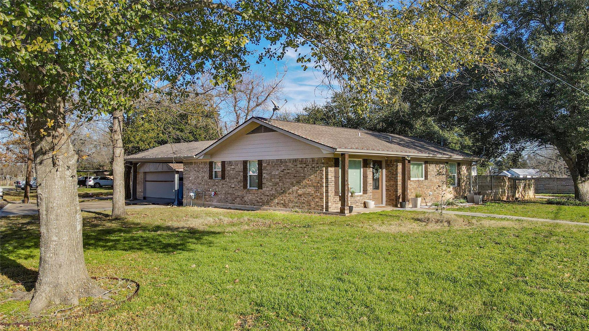 1006 Benedict Street ST, Caldwell, TX 77836