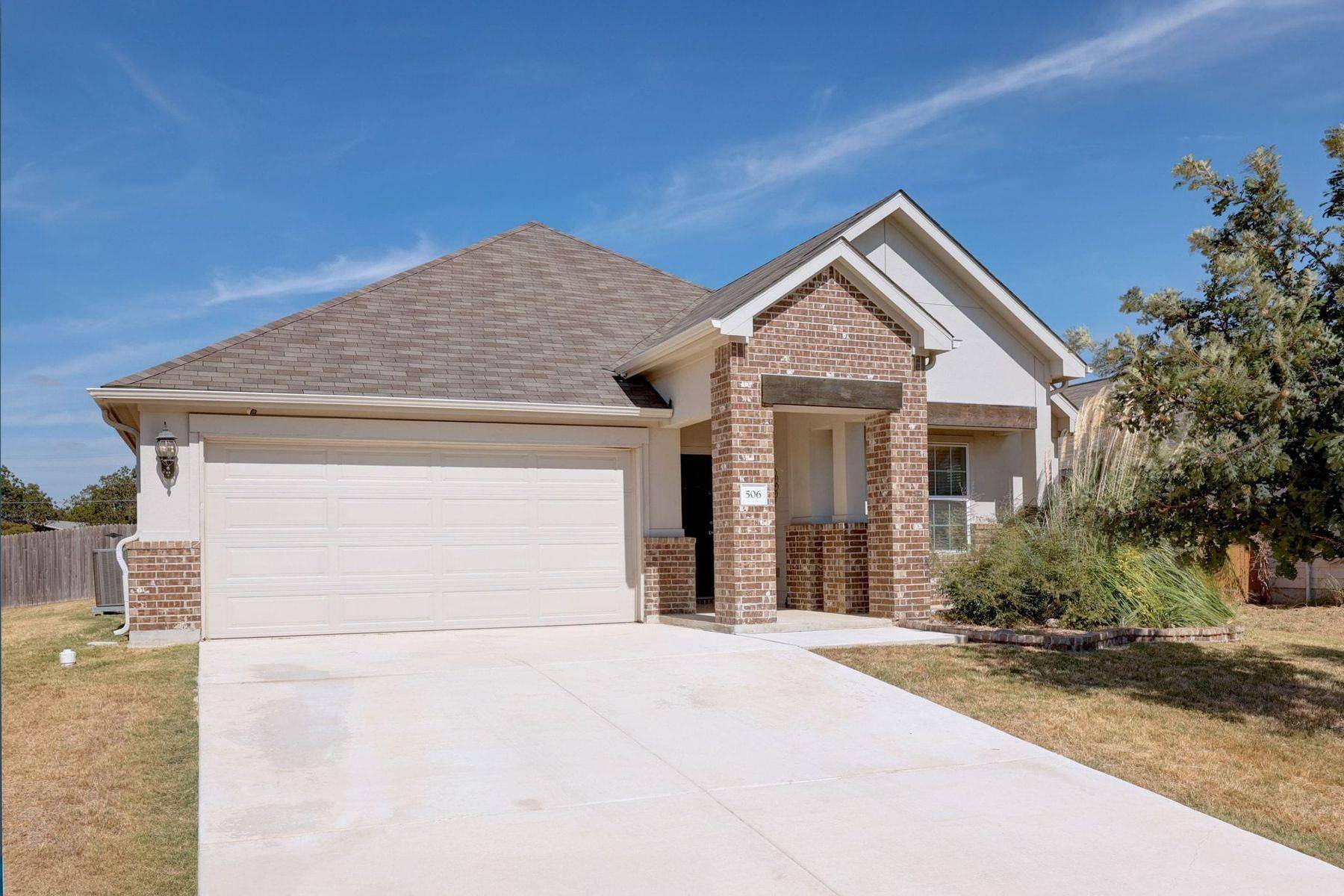 506 Hendelson LN, Hutto, TX 78634