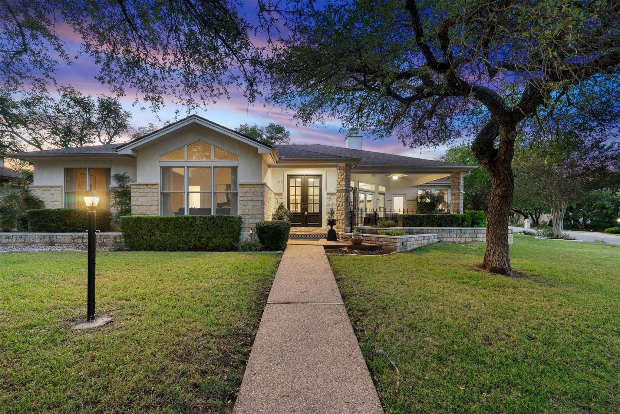 213 El Rio DR, Lakeway, TX 78734