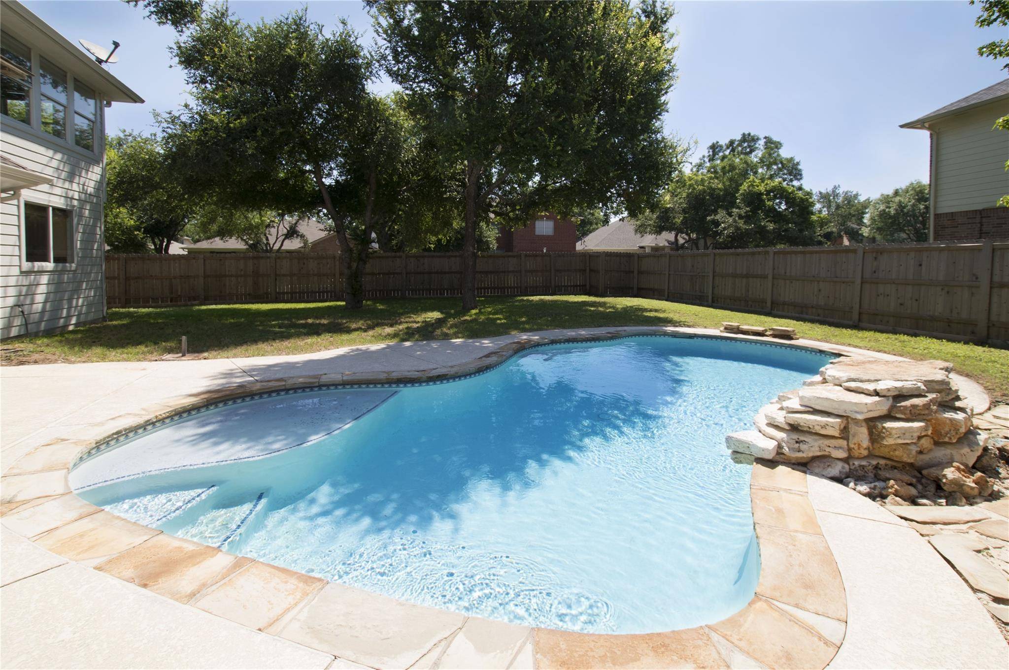 1200 Boerne DR, Cedar Park, TX 78613