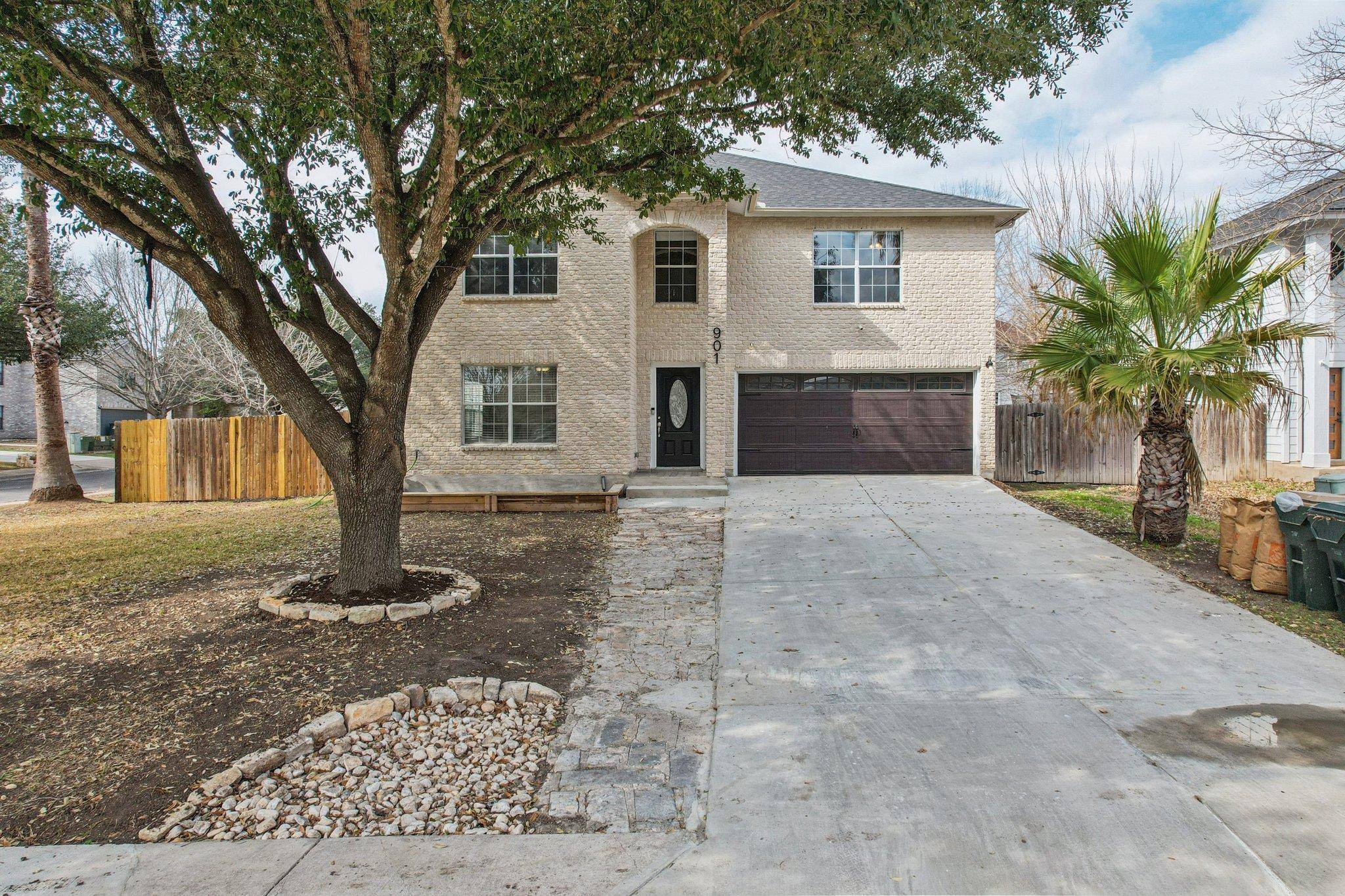 901 E Whispering Hollow DR, Kyle, TX 78640