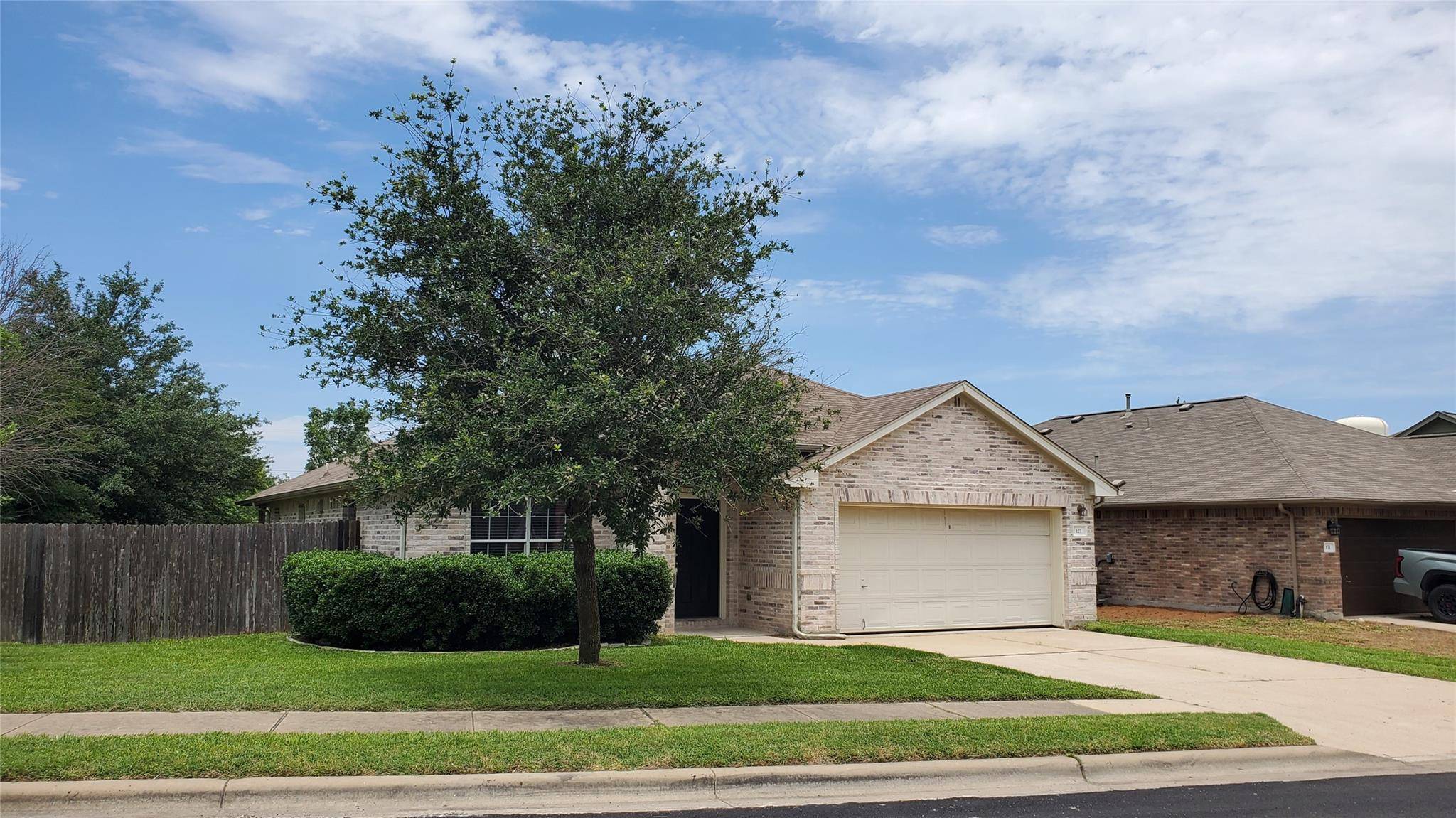 121 Desert Quail LN, Buda, TX 78610