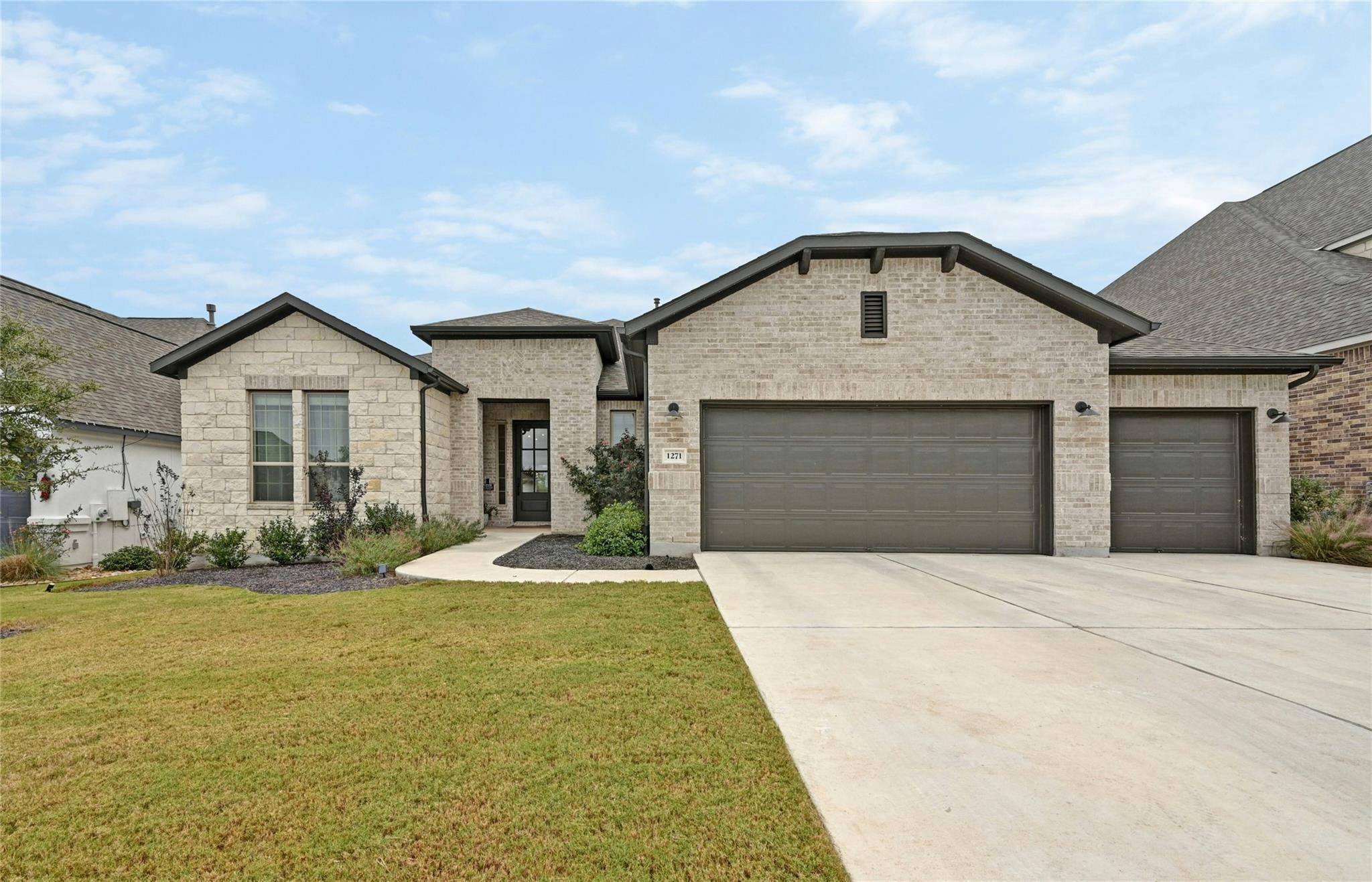 1271 Jacksdaw DR, Austin, TX 78737