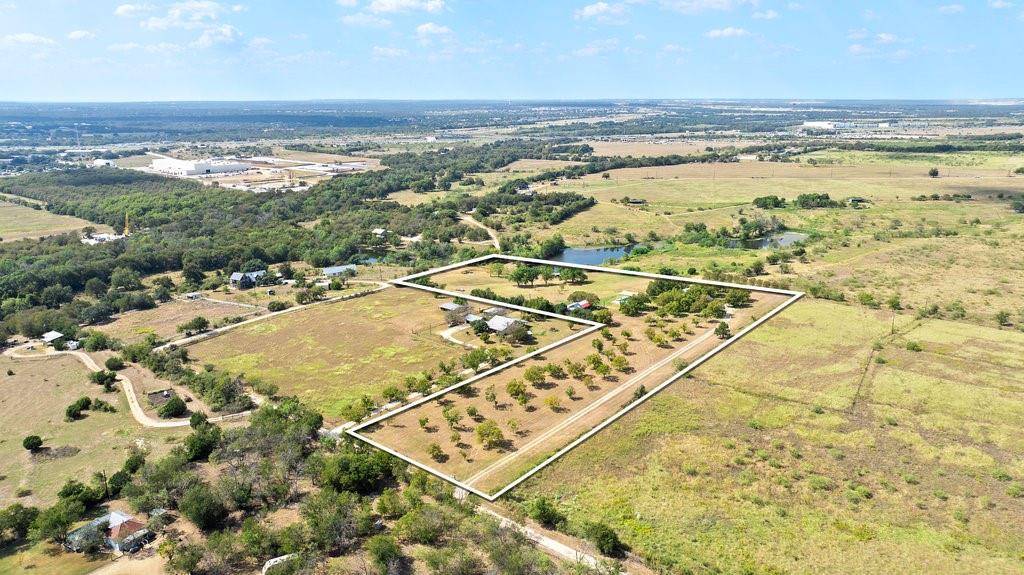 900 Grove LN, Georgetown, TX 78626