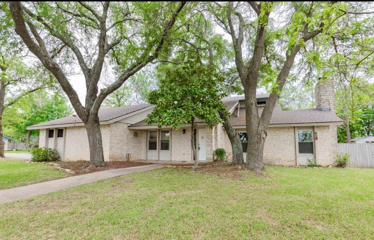 1004 Deepwood DR, Round Rock, TX 78681