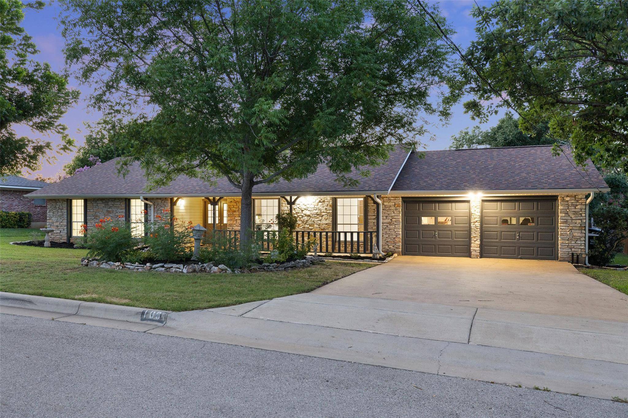 106 Live Oak DR, Georgetown, TX 78628