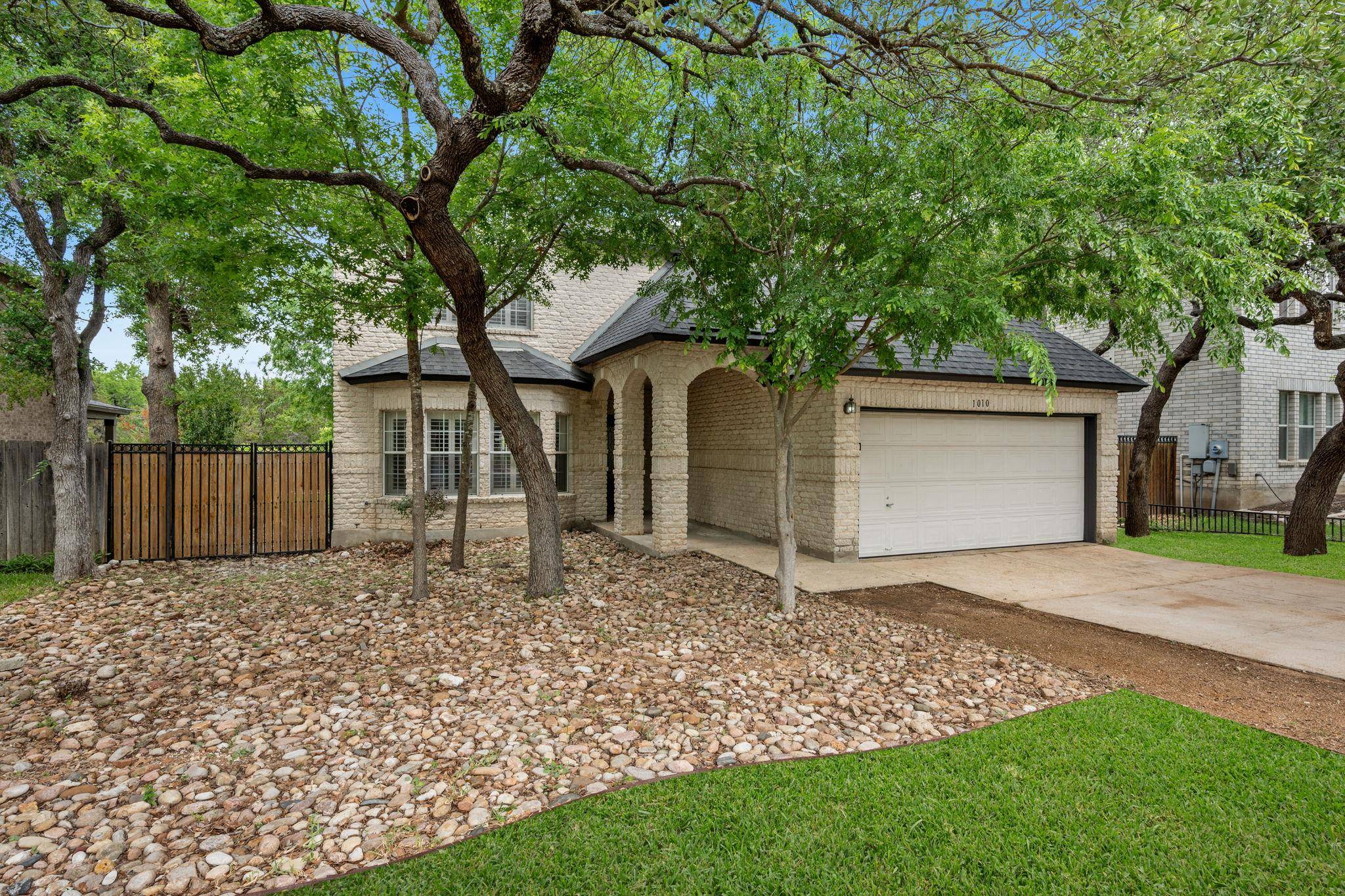 1010 Del Roy DR, Cedar Park, TX 78613