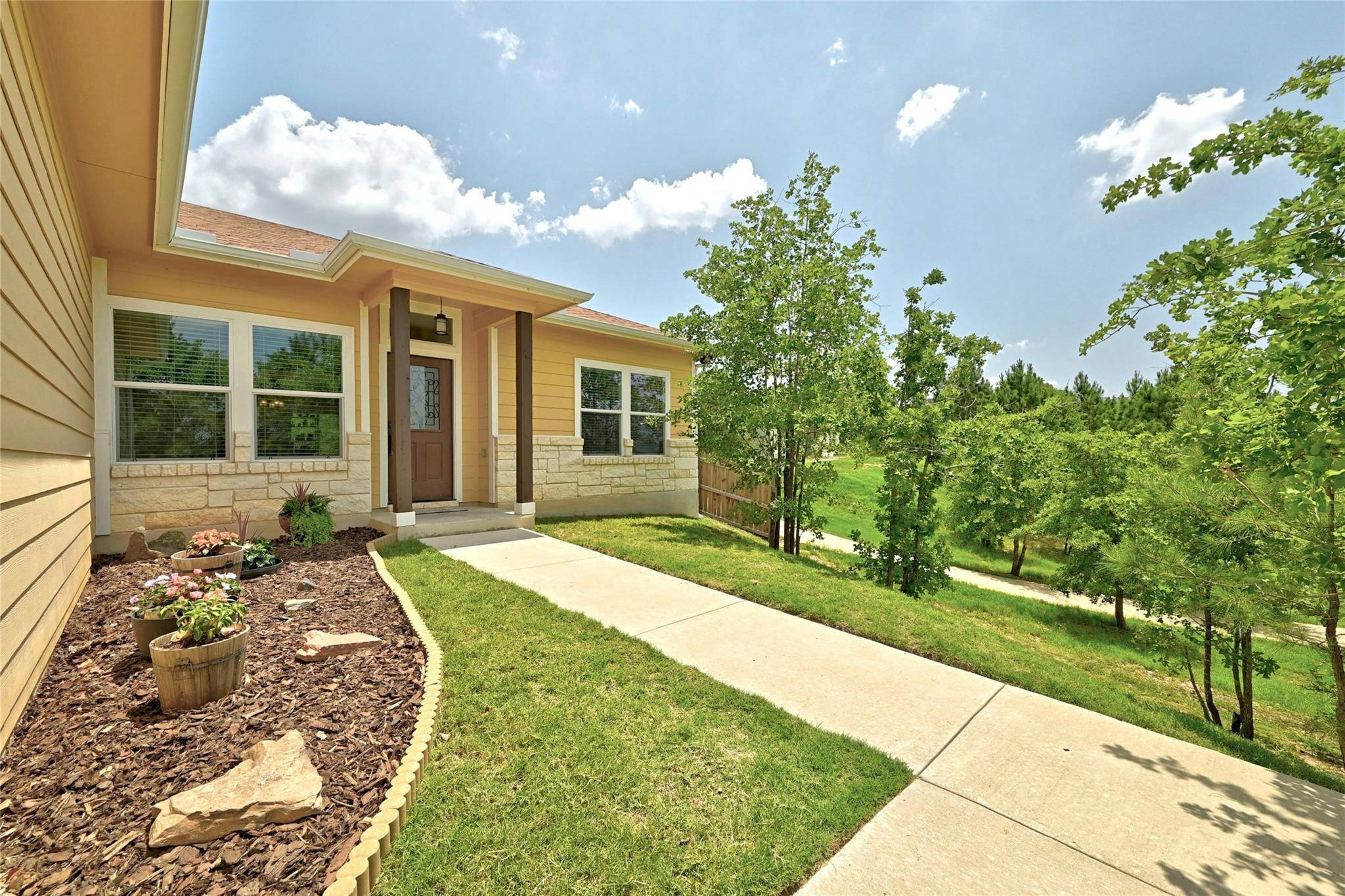 107 Kahalulu DR, Bastrop, TX 78602