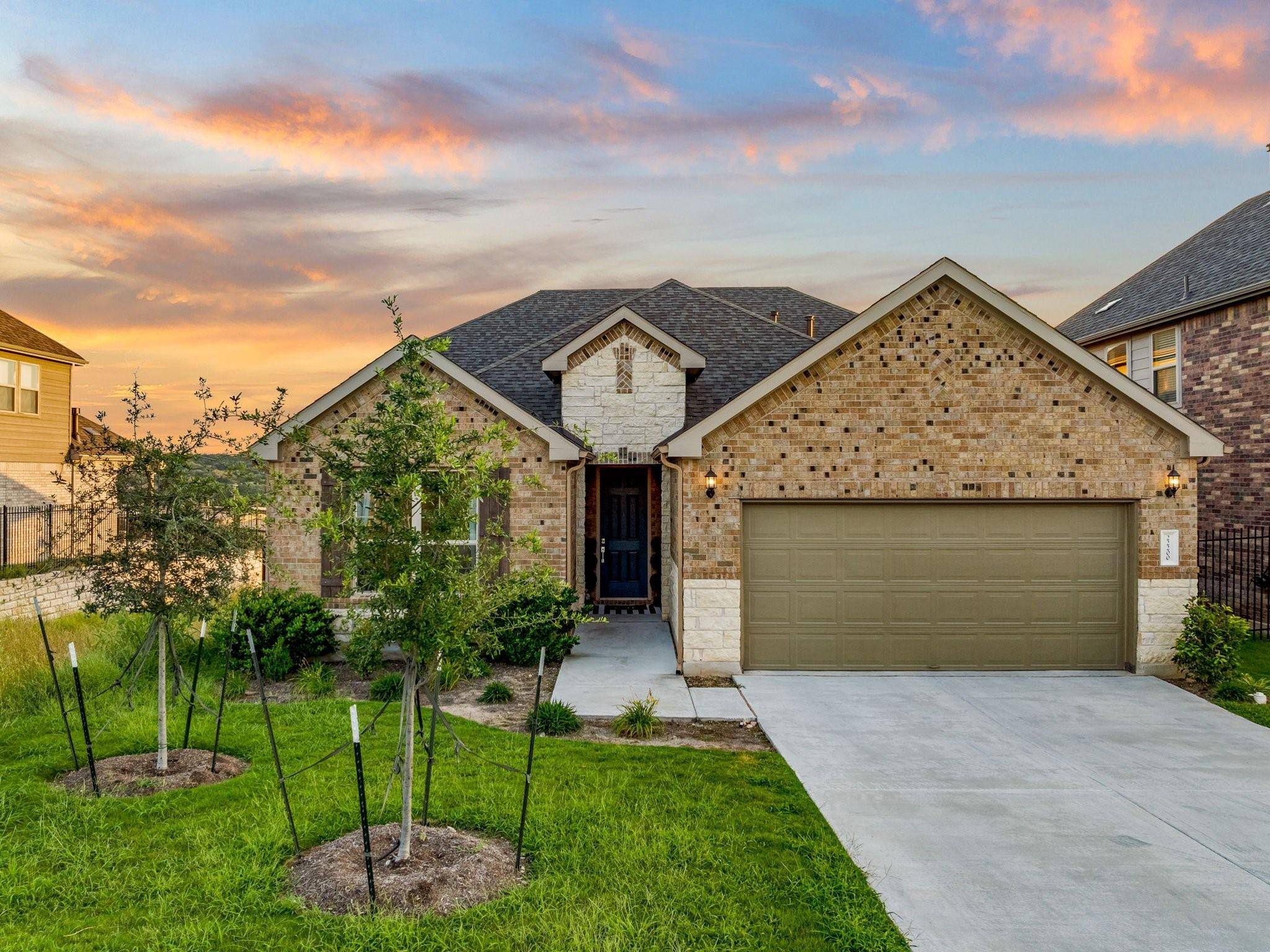 22200 Coyote Cave TRL, Spicewood, TX 78669