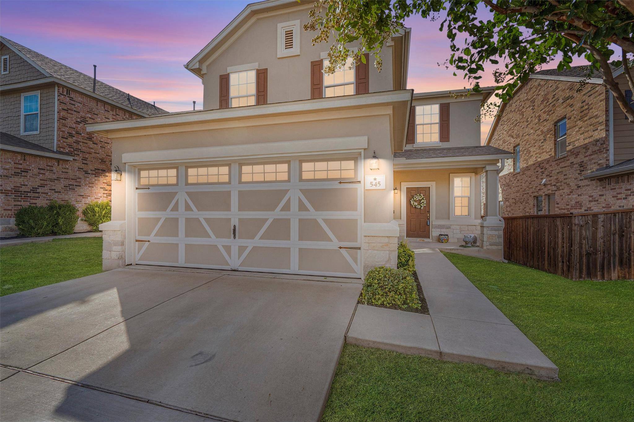 545 Bradford LN, Hutto, TX 78634
