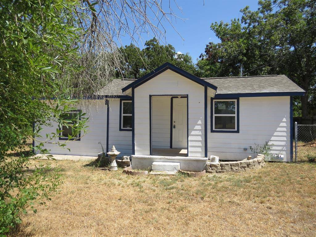 631 White Ave, Rockdale, TX 76567