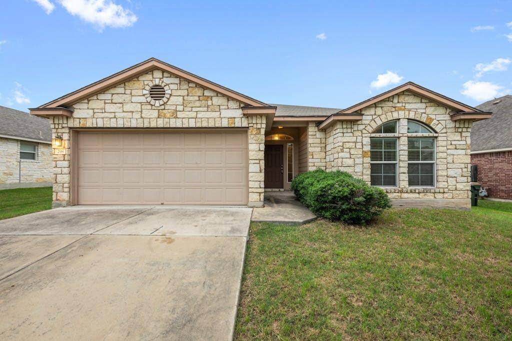 298 Summer DR, Kyle, TX 78640