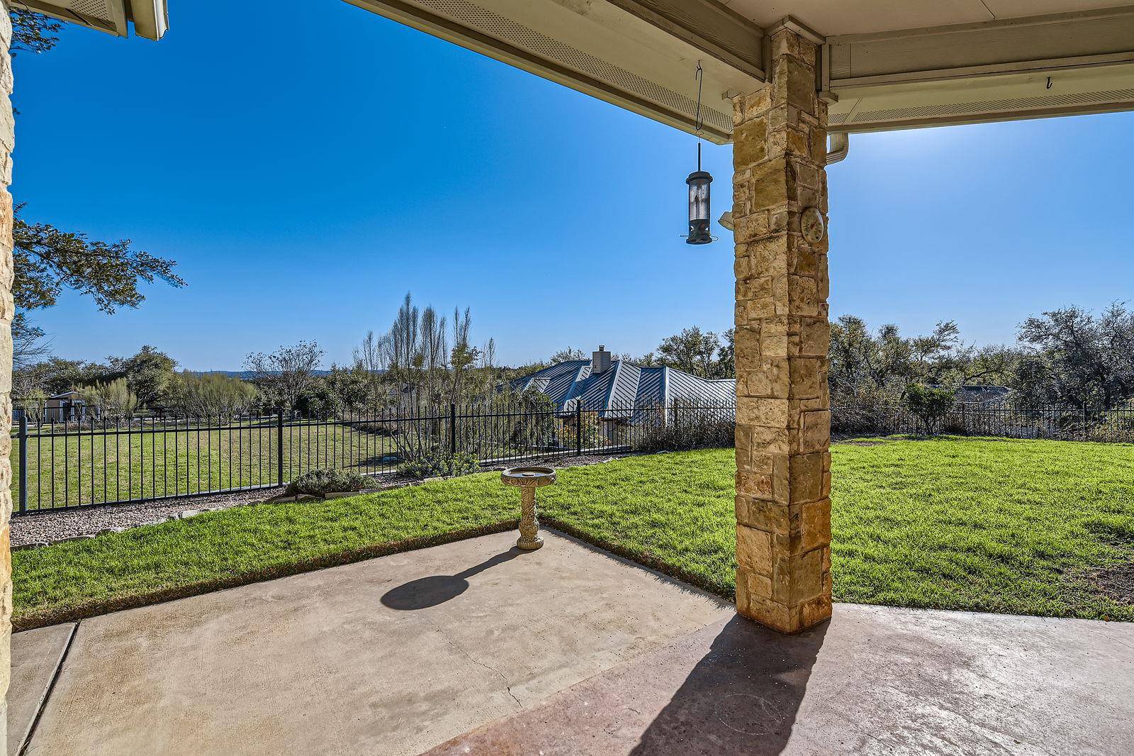 200 Hillside DR, Dripping Springs, TX 78620