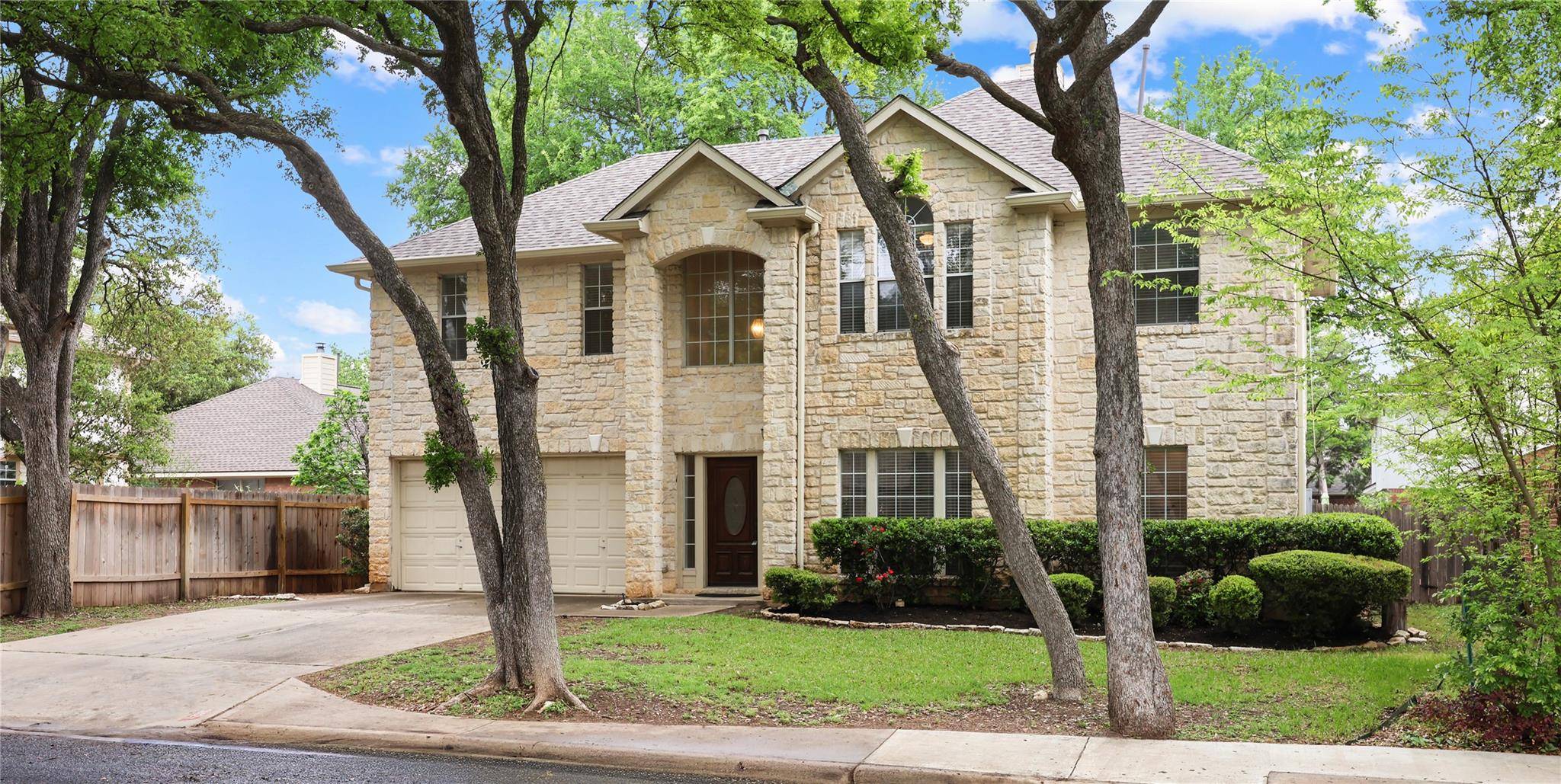 8002 Broken Branch DR, Round Rock, TX 78681