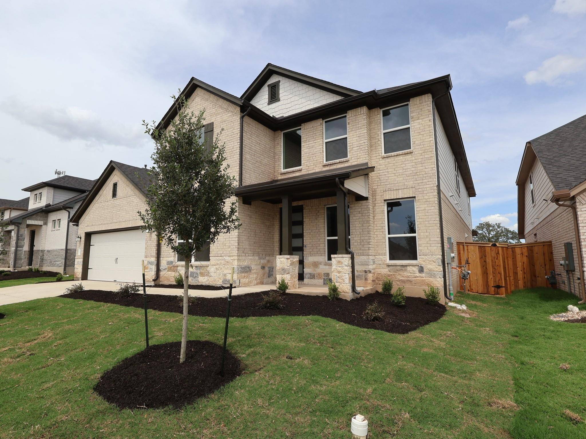 916 Frisco LN, Leander, TX 78641