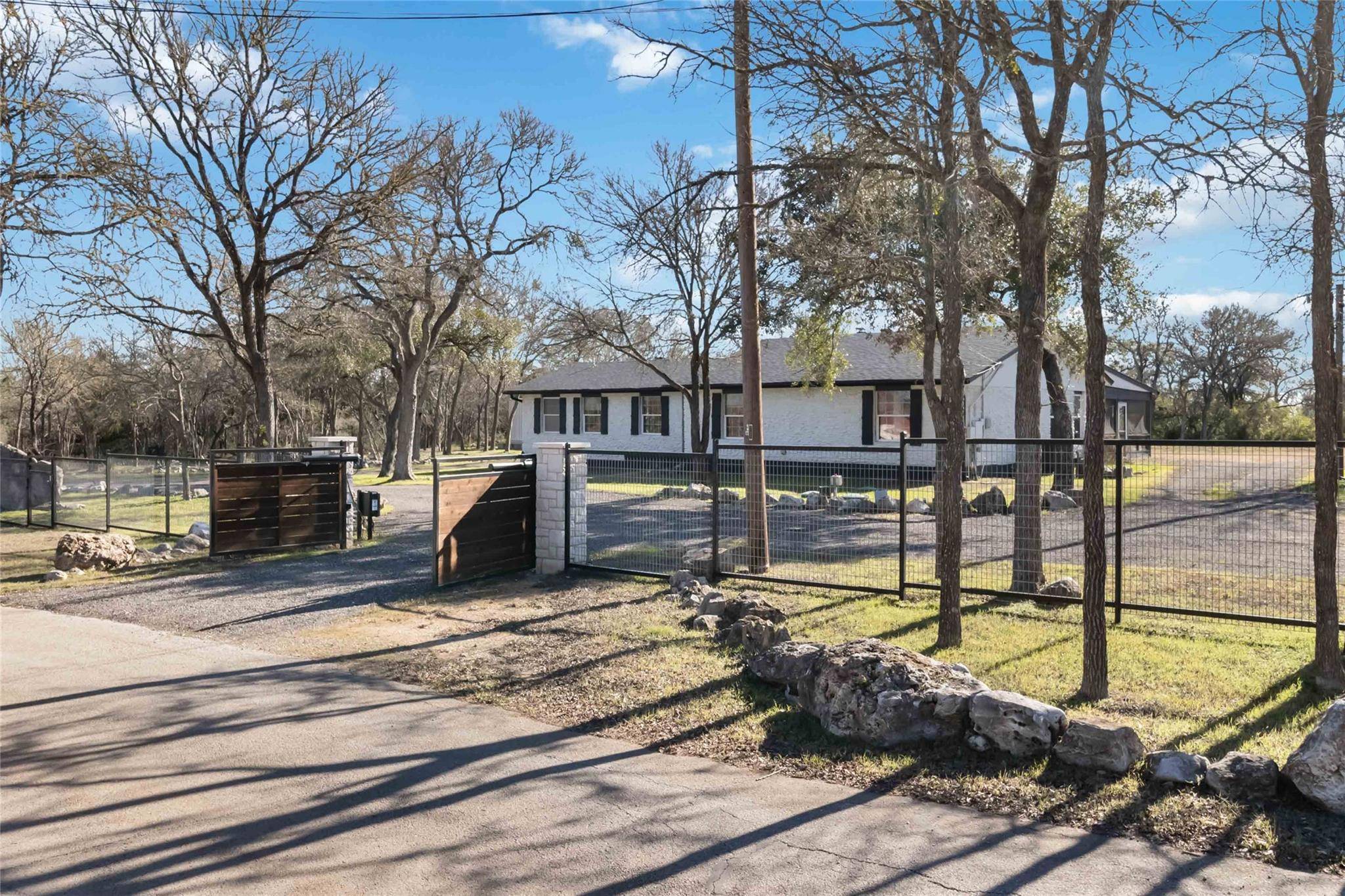 1610 Mustang LN, San Marcos, TX 78666