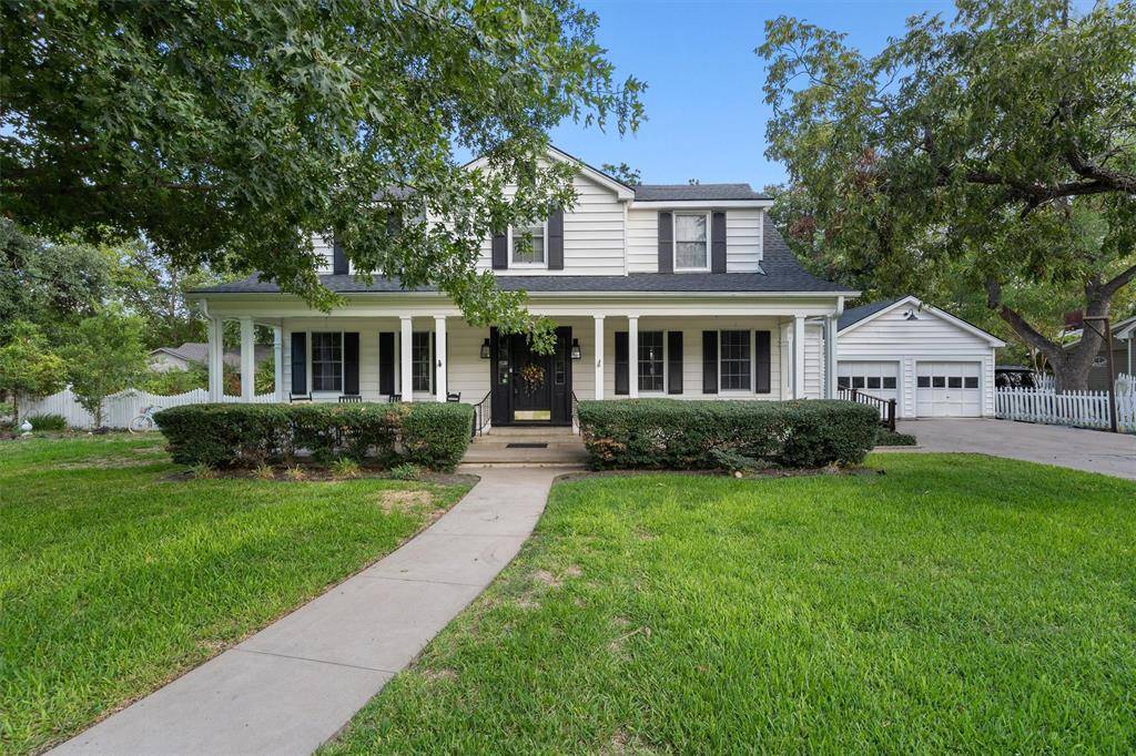 1311 W Lake DR, Taylor, TX 76574