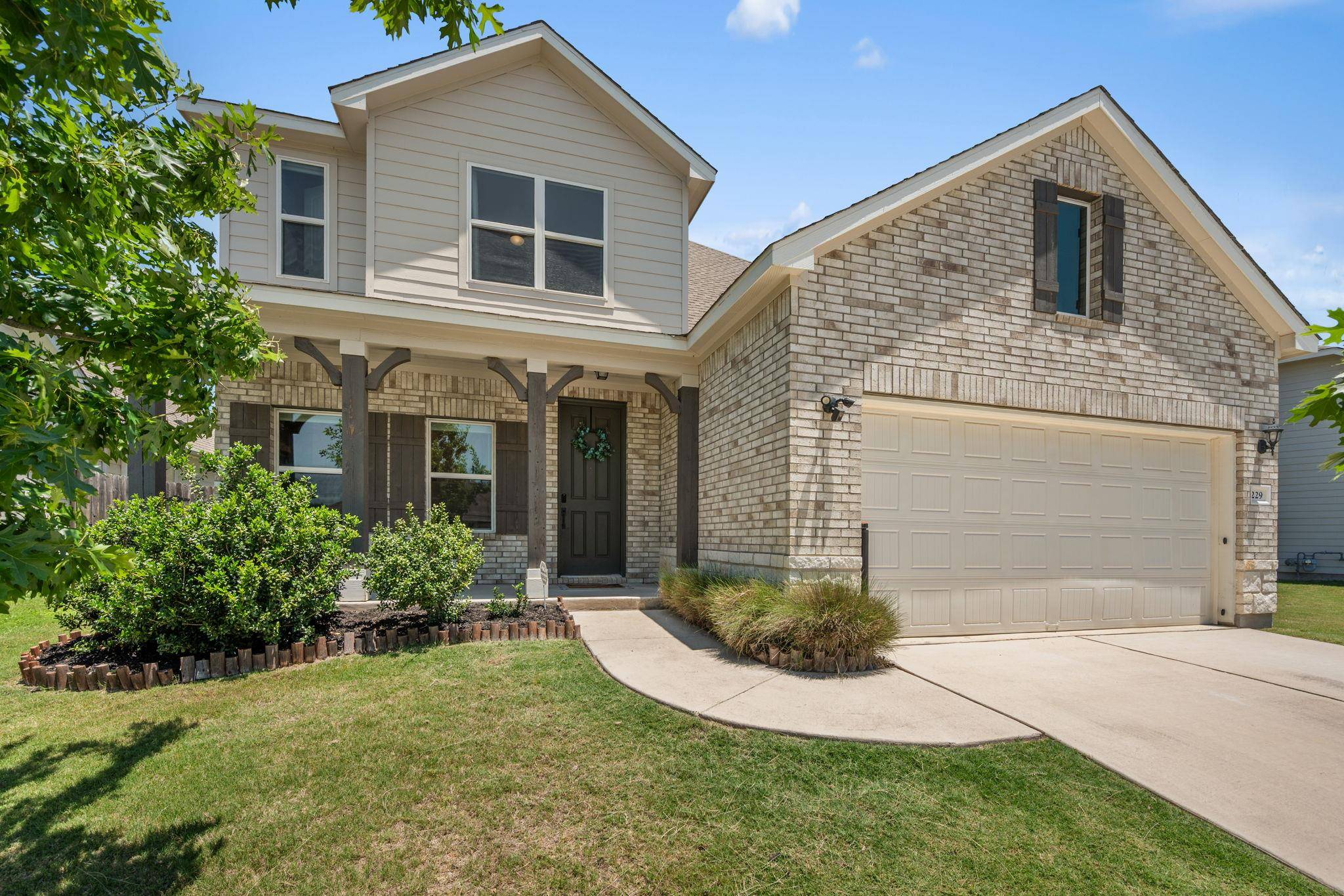 229 Long Canyon LN, Georgetown, TX 78628